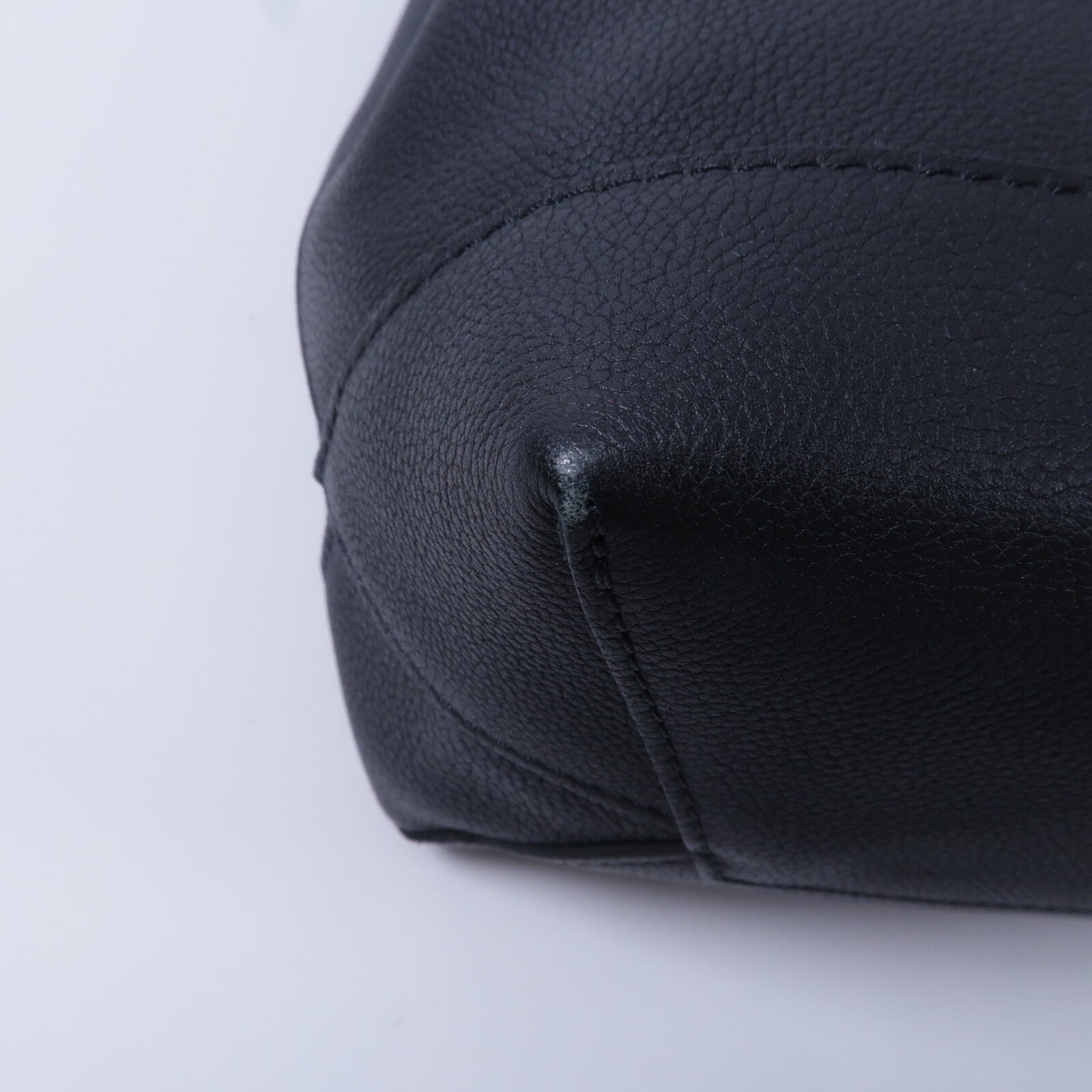 LOUIS VUITTON 牛皮皮革Lock Me Backpack背包
