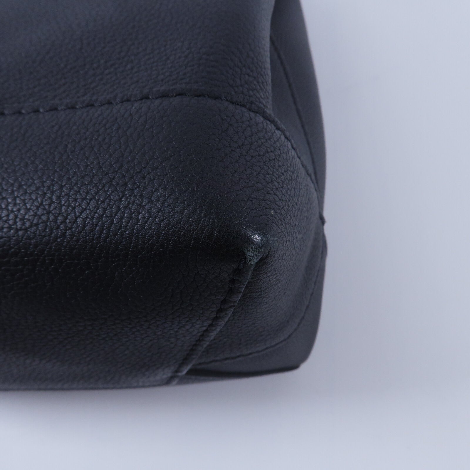 LOUIS VUITTON 牛皮皮革Lock Me Backpack背包
