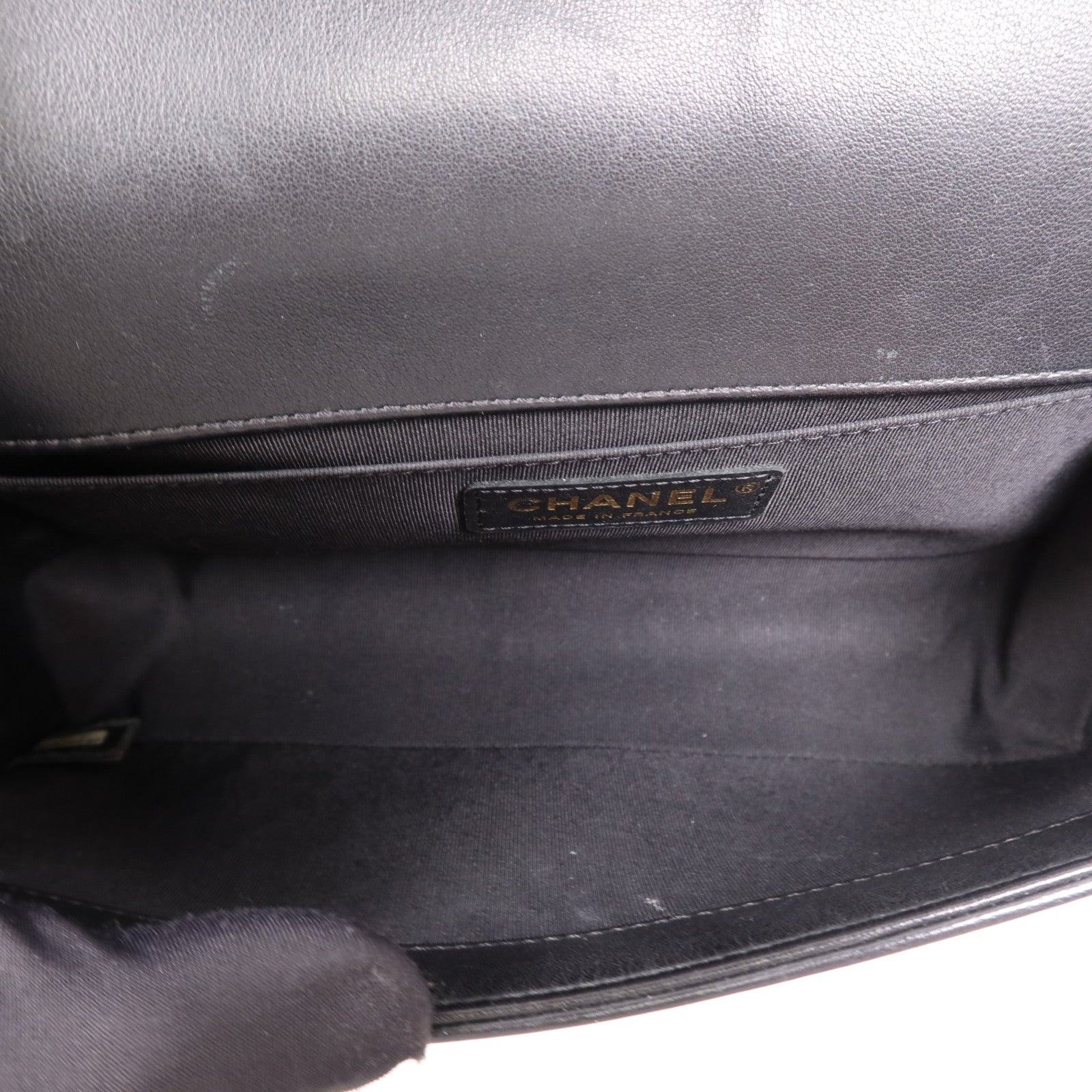 CHANEL 羊皮皮革Boy 25金扣鏈帶肩背袋