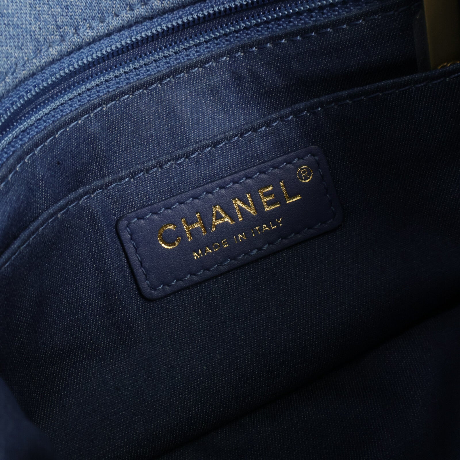 CHANEL 牛仔布Classic 17 Gold Ball鏈帶肩背袋
