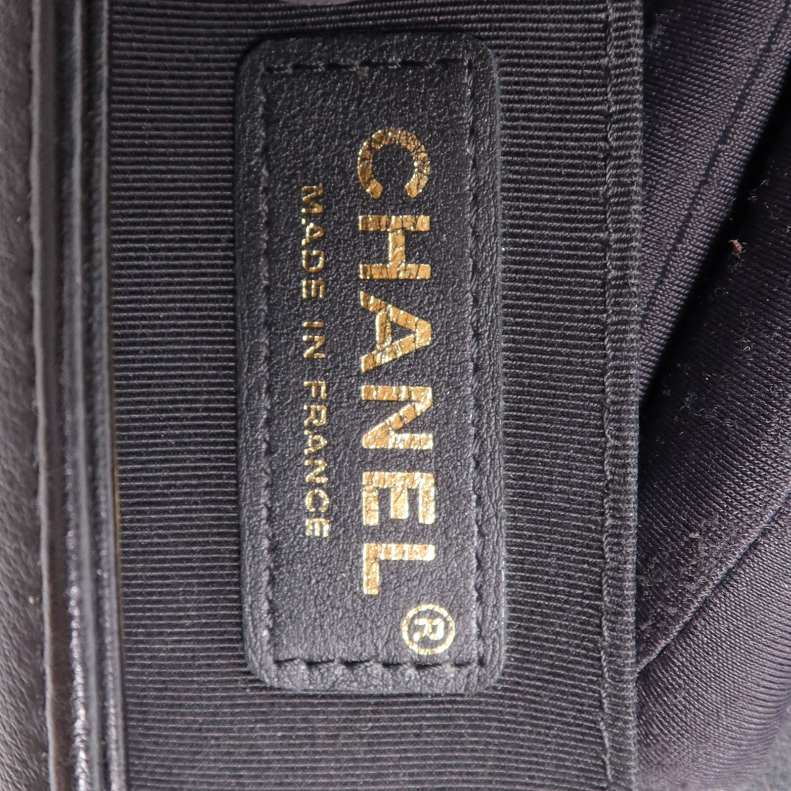 CHANEL 羊皮皮革Boy 25金扣鏈帶肩背袋