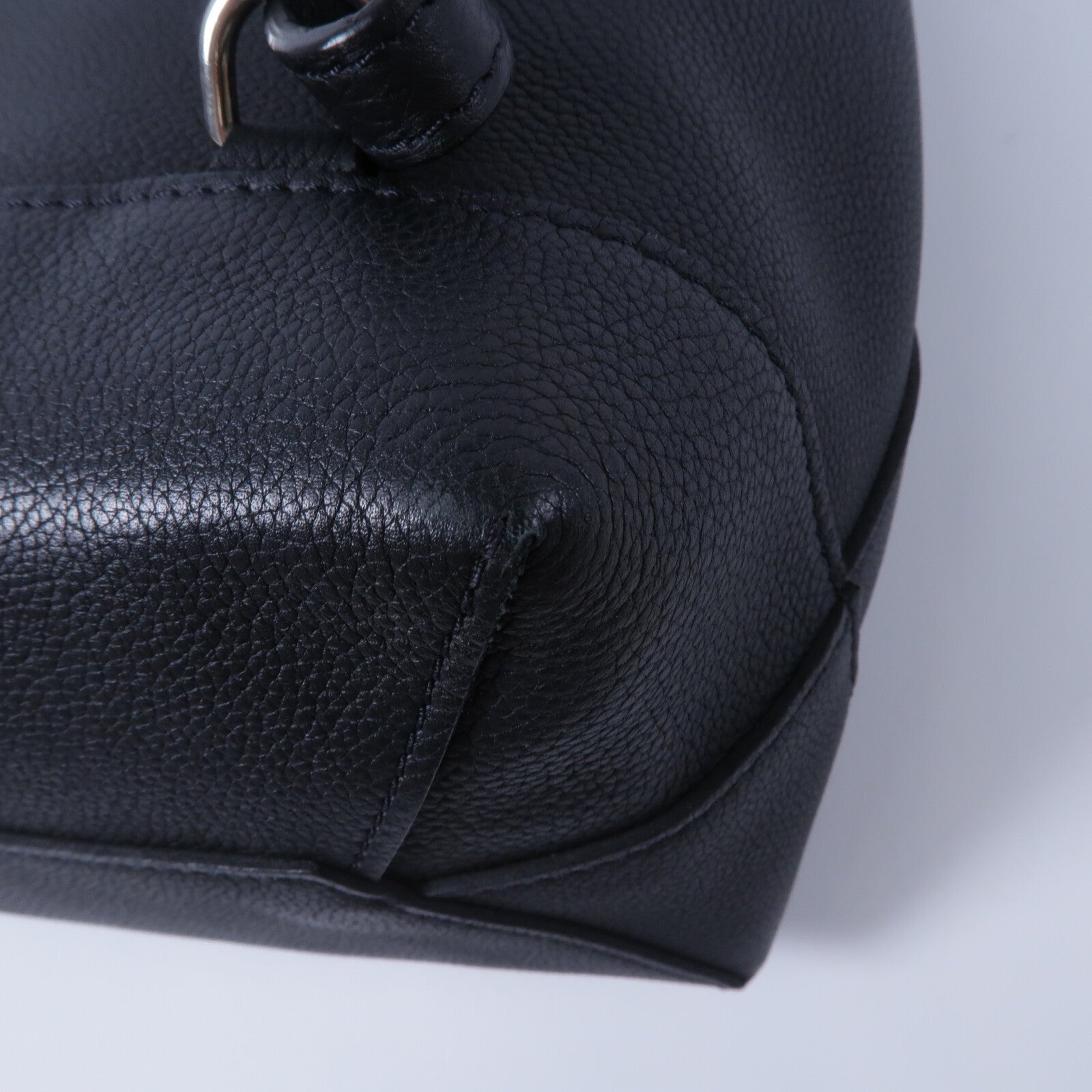 LOUIS VUITTON 牛皮皮革Lock Me Backpack背包