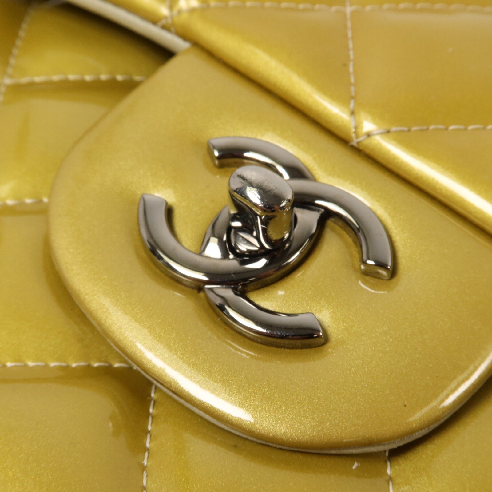 CHANEL 漆皮皮革Large Classic鏈帶肩背袋