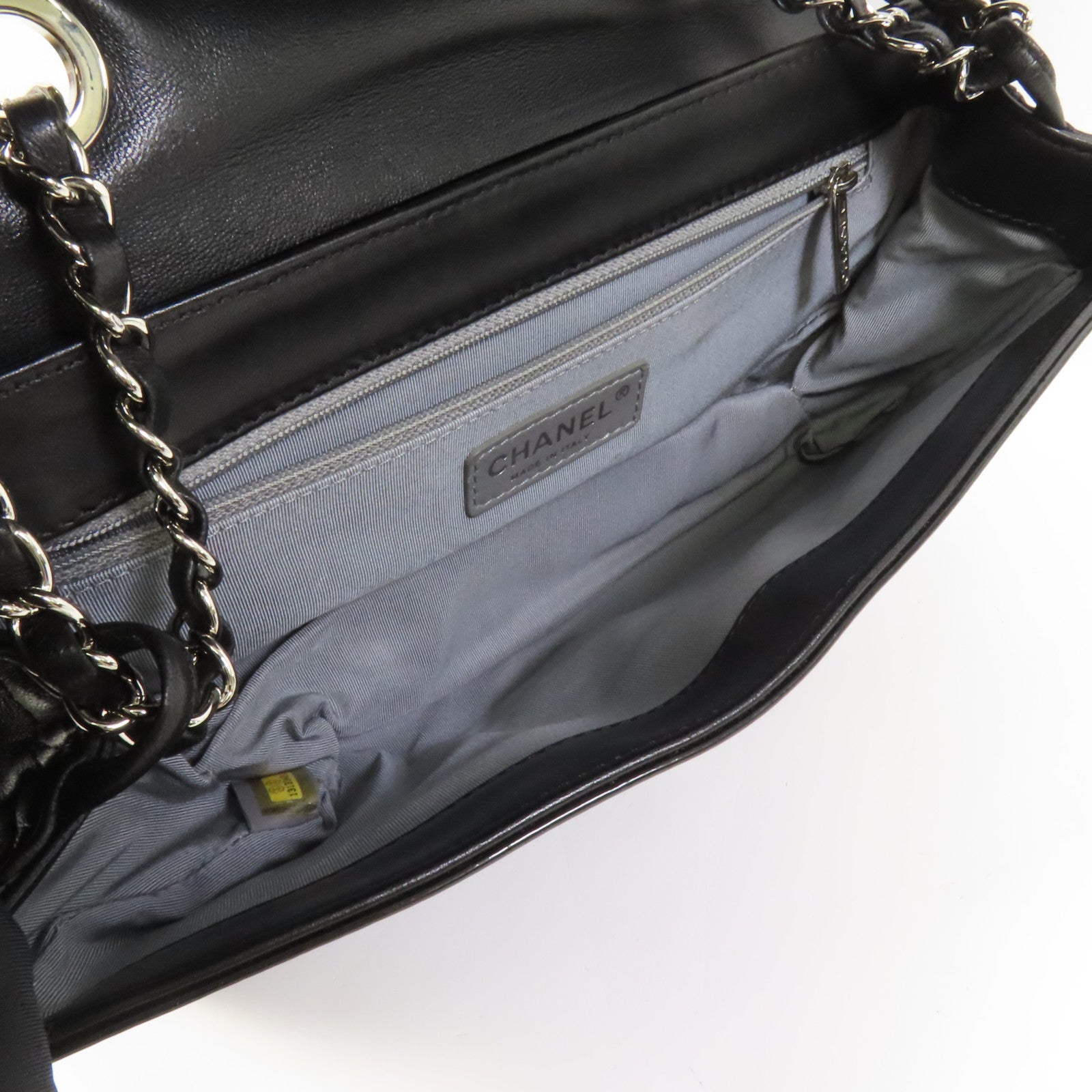 CHANEL 漆皮皮革Lipstick Flap Bag銀扣肩背袋