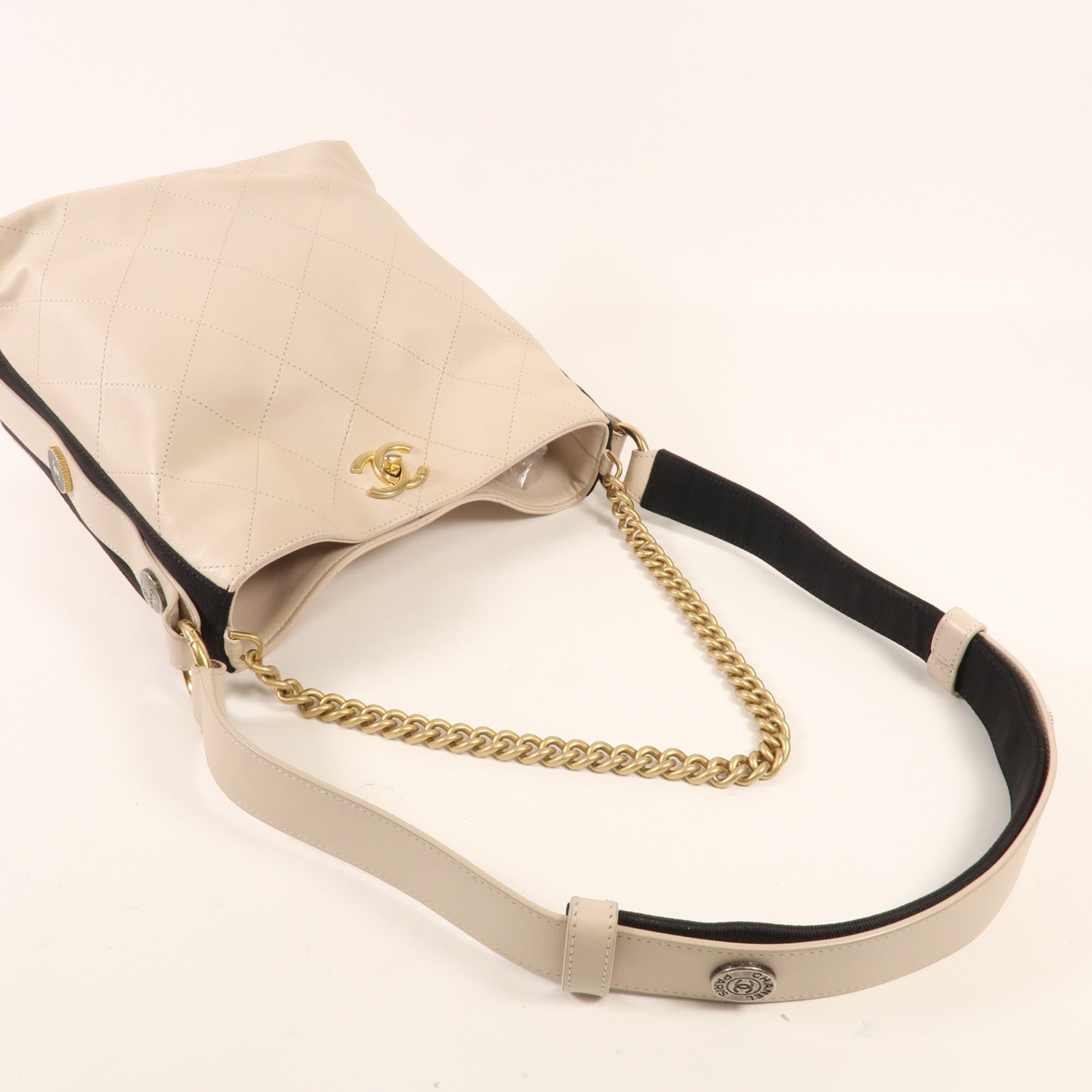 CHANEL 牛皮皮革Shoulder Bag金扣鏈帶肩背袋