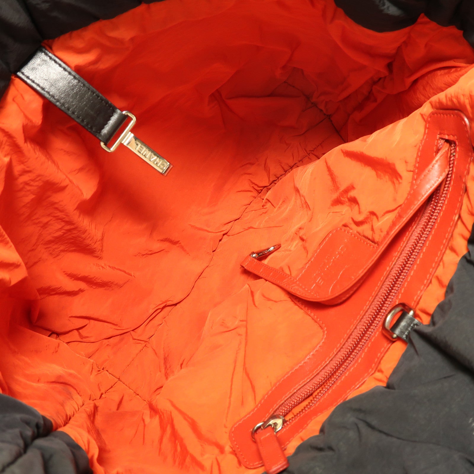 CHANEL 尼龍Coco Cocoon銀扣肩背袋