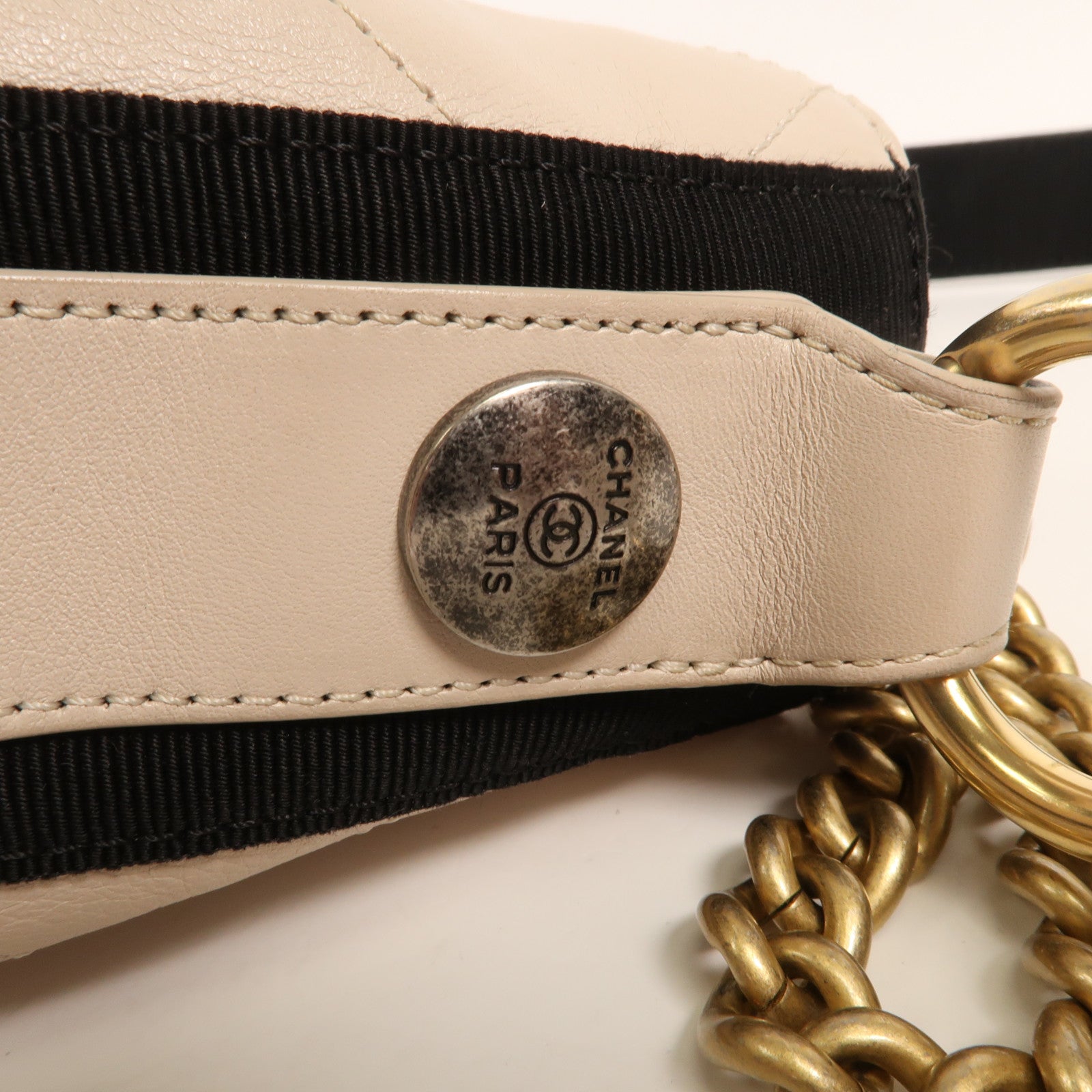 CHANEL 牛皮皮革Shoulder Bag金扣鏈帶肩背袋