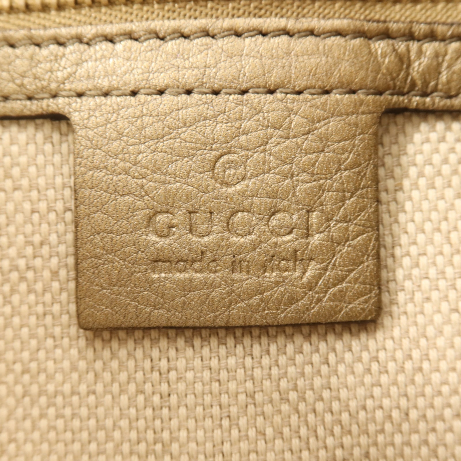 GUCCI 牛皮皮革Soho Pebbled金扣肩背袋