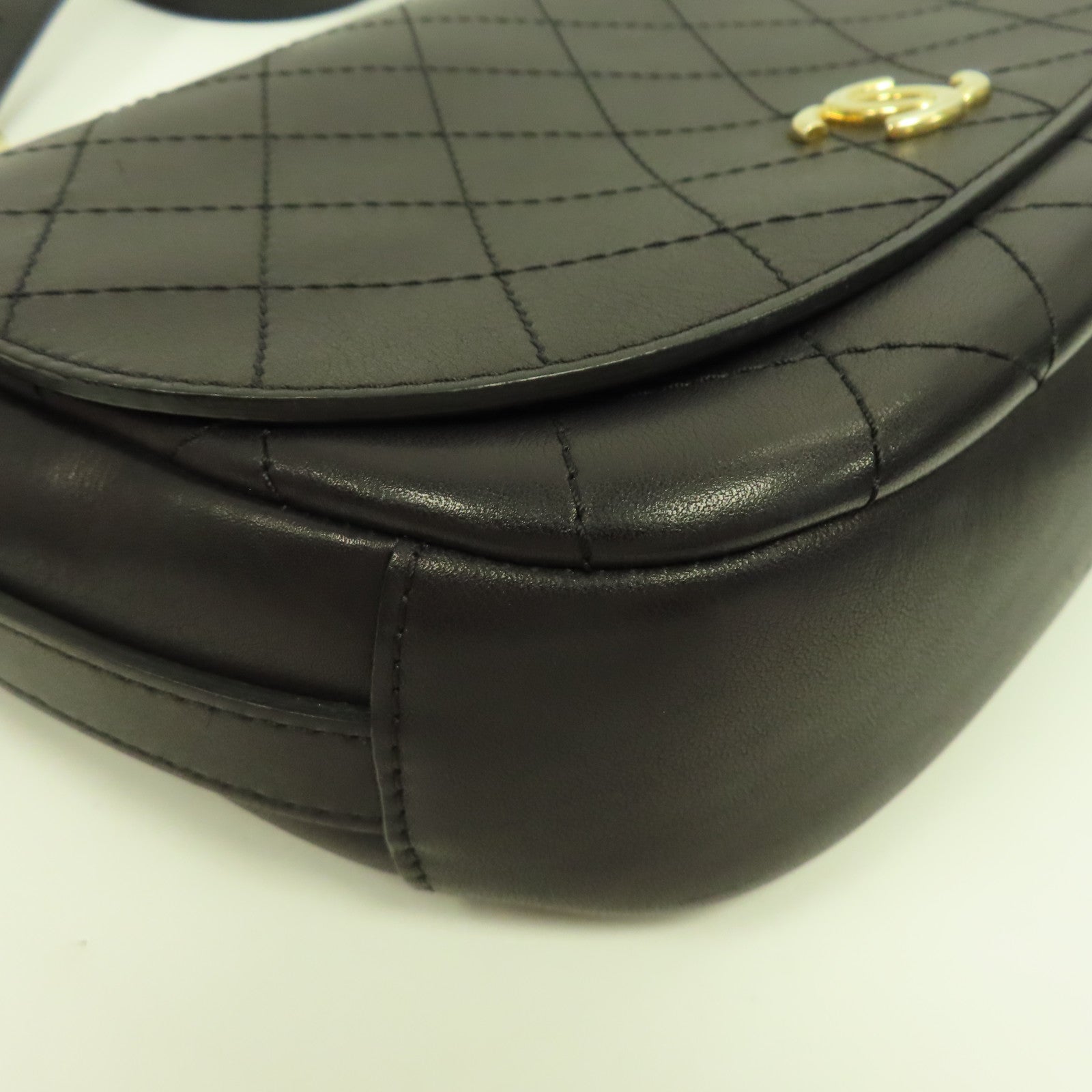 CHANEL 菱格牛皮皮革Shoulder Bag金扣肩背袋黑色