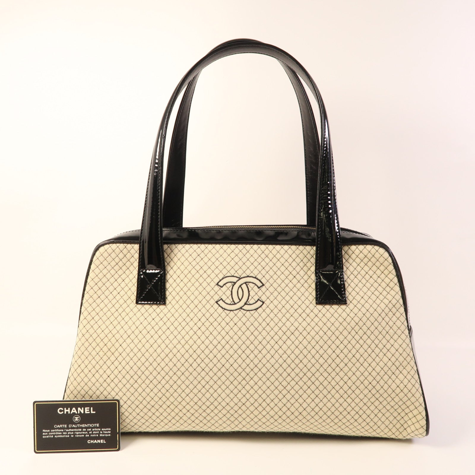 CHANEL 漆皮皮革Bowling Bag金扣肩背袋