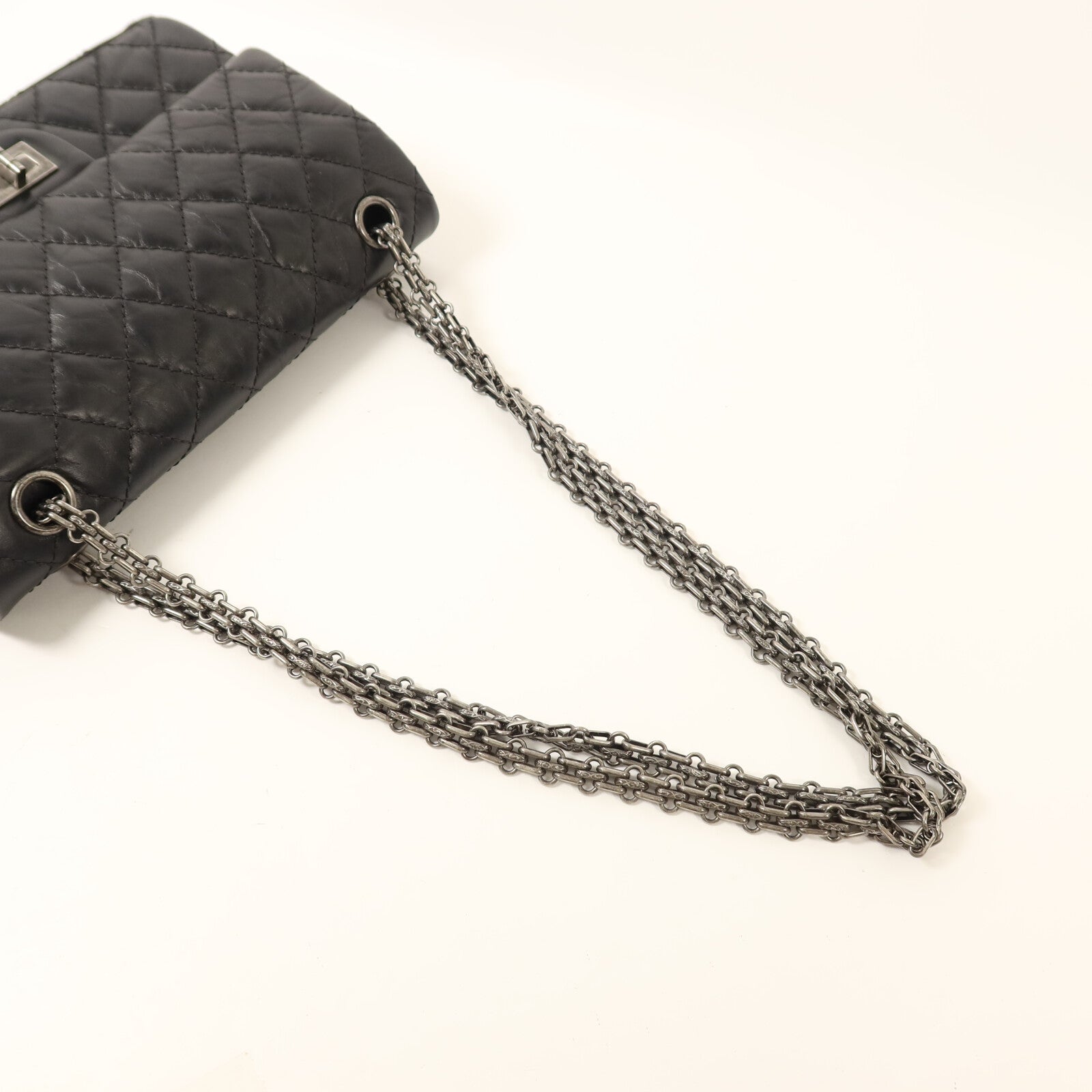 CHANEL 牛皮皮革2.55銀扣鏈帶肩背袋
