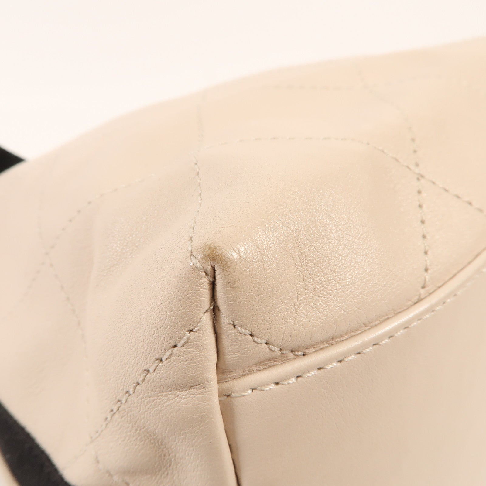 CHANEL 牛皮皮革Shoulder Bag金扣鏈帶肩背袋