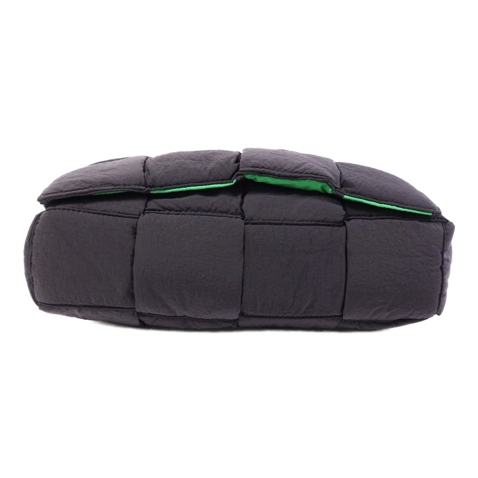BOTTEGA VENETA 尼龍Tech Cassette銀扣肩背袋