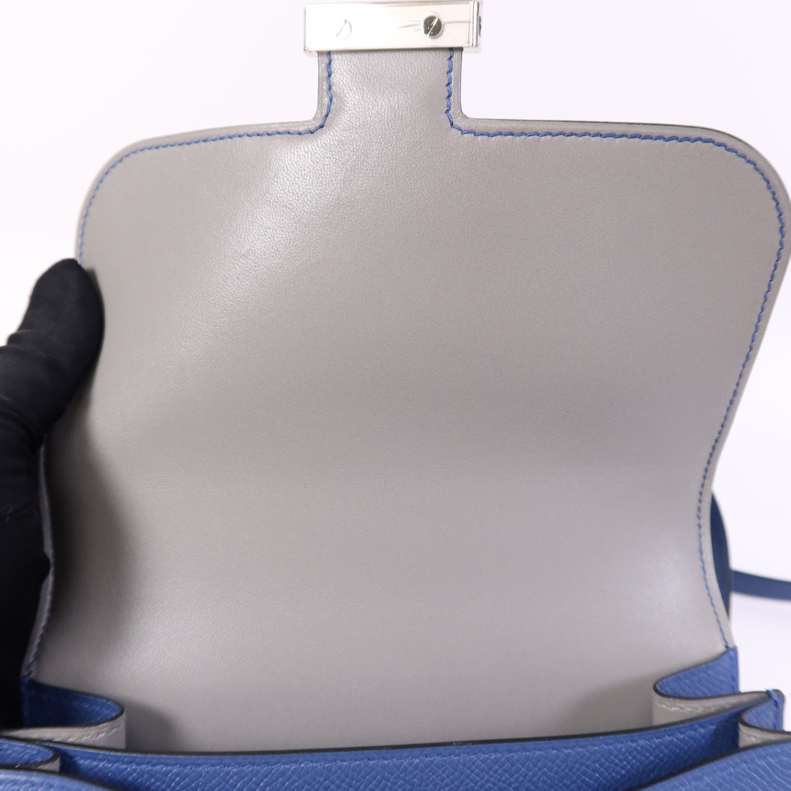 HERMES Epsom皮革Constance Mini銀扣肩背袋Bleu Agate/Gris Mouette