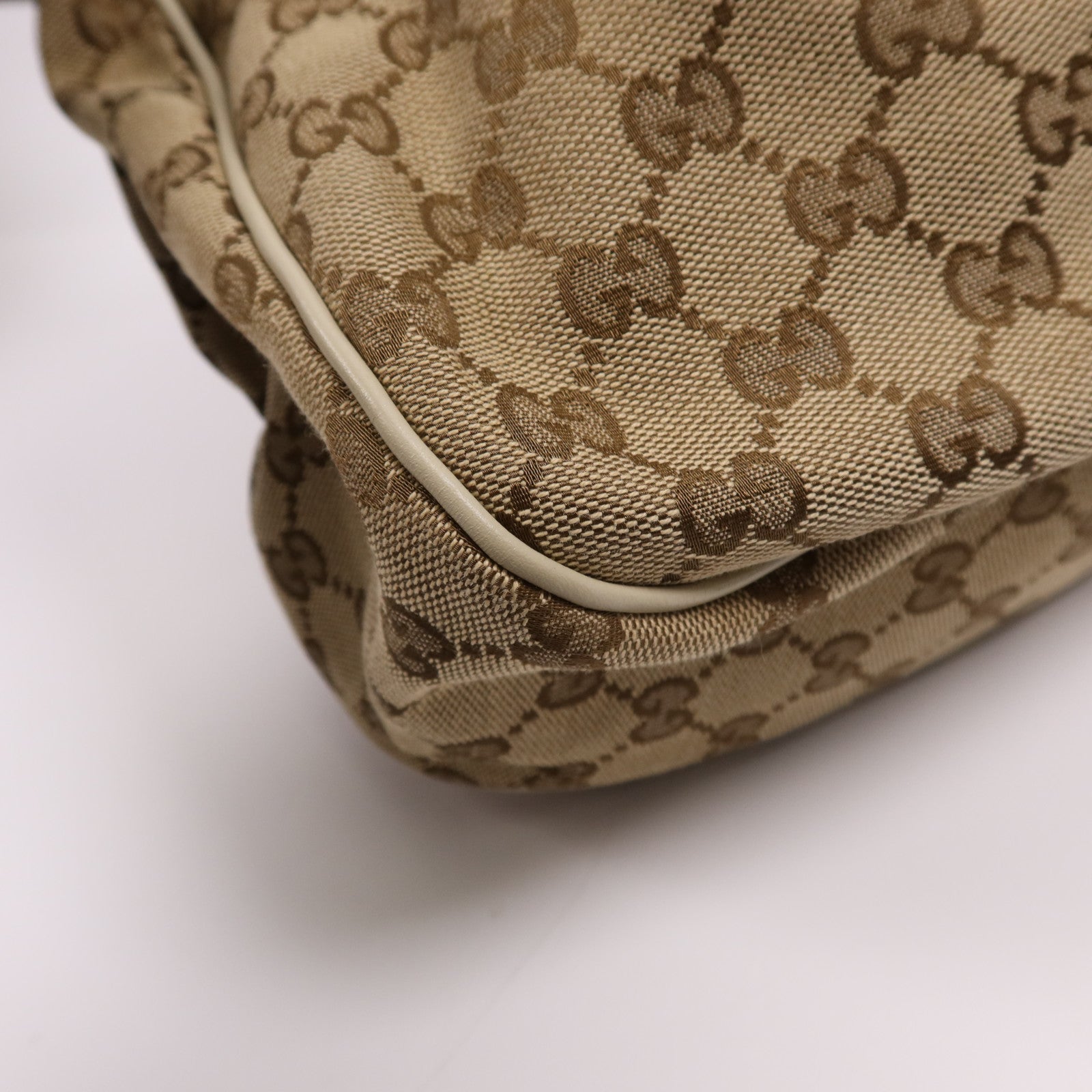 GUCCI 帆布Shoulder Bag金扣肩背袋