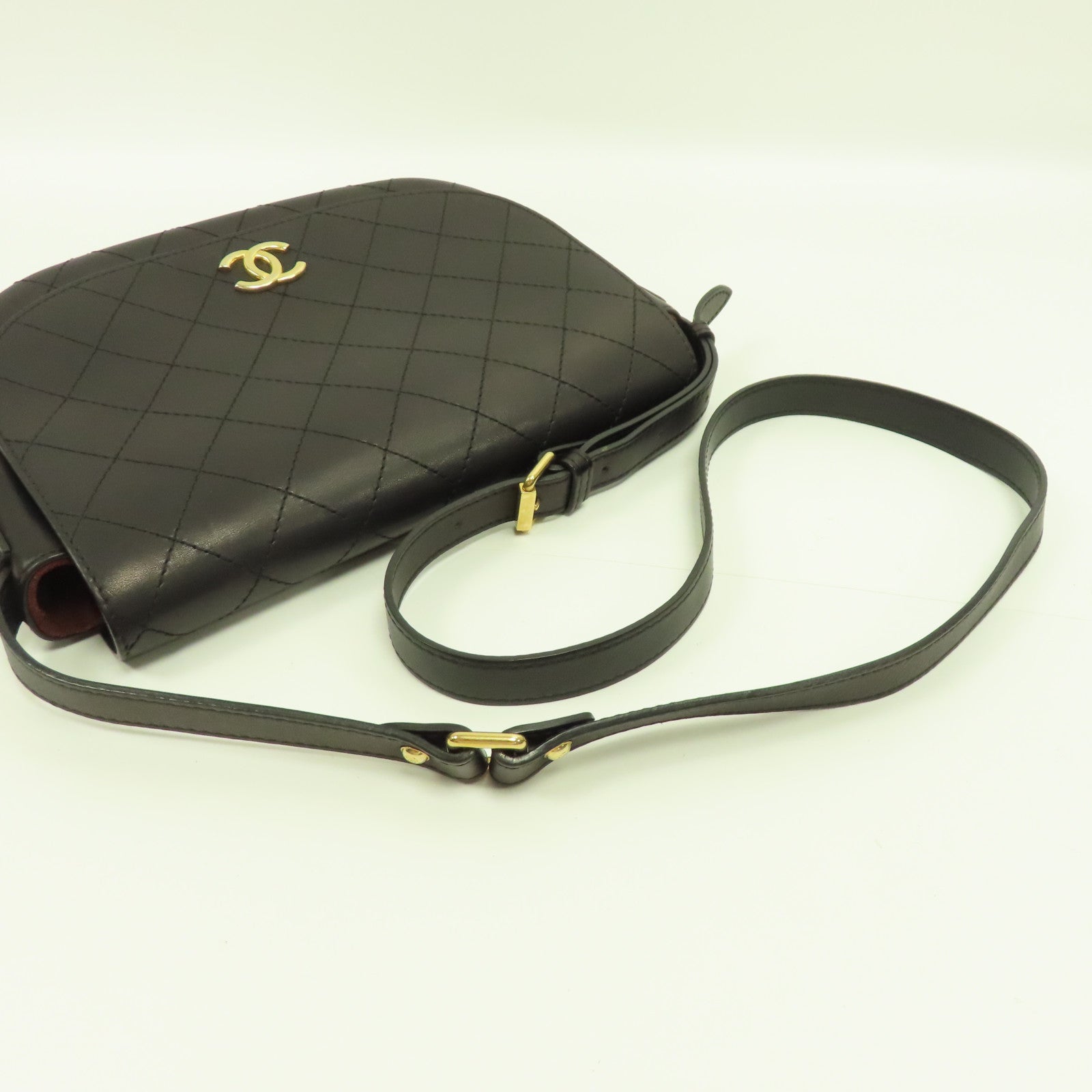 CHANEL 菱格牛皮皮革Shoulder Bag金扣肩背袋黑色