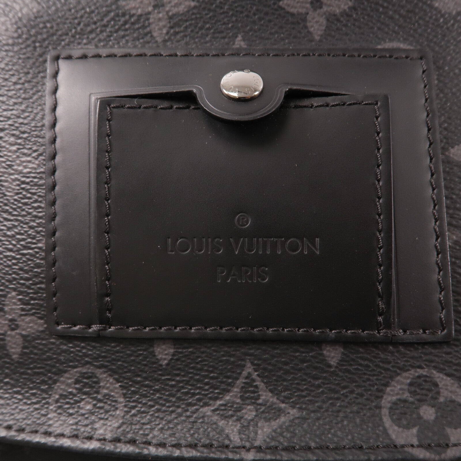 LOUIS VUITTON Monogram Eclipse Voyager PM肩背袋