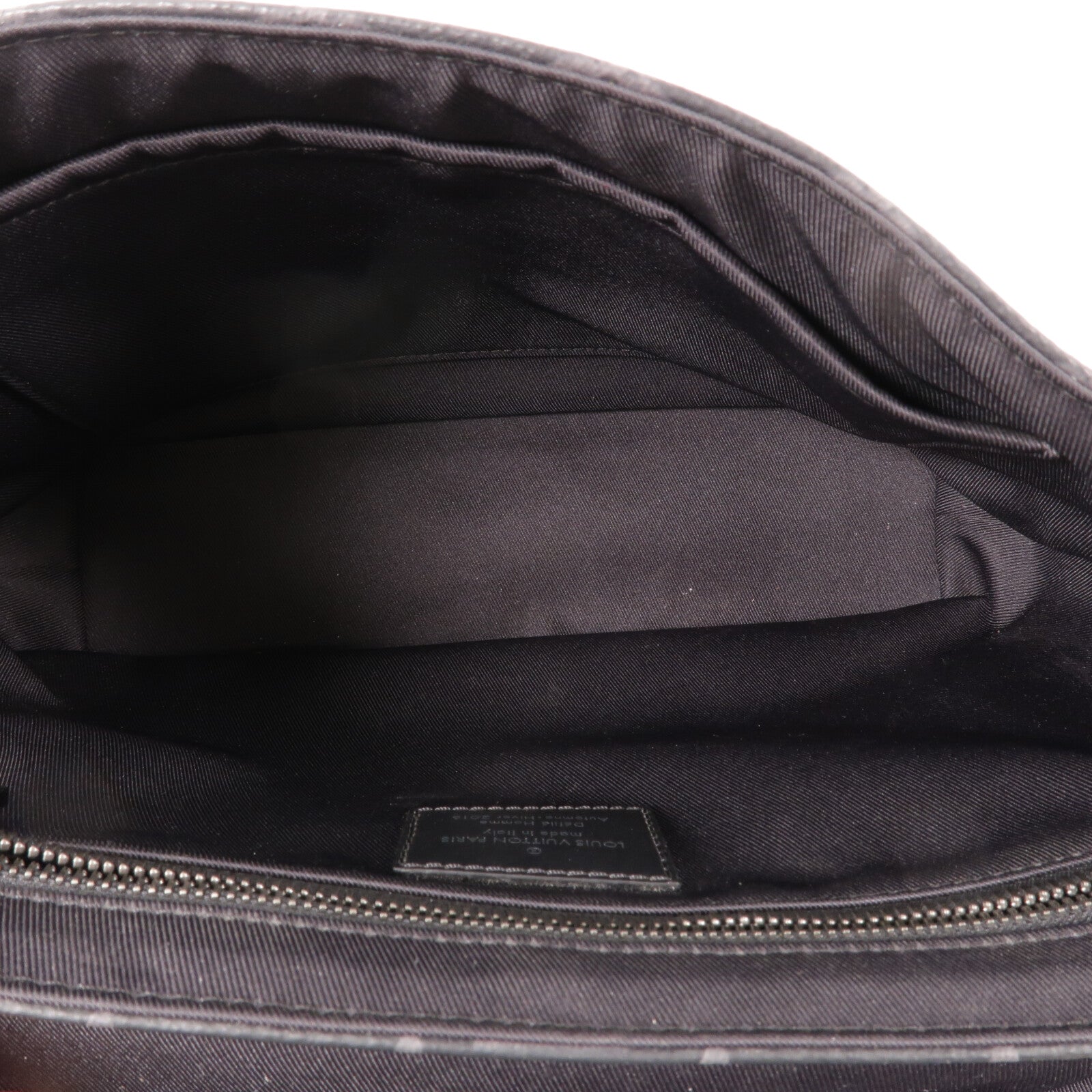 LOUIS VUITTON Monogram Eclipse Voyager PM肩背袋
