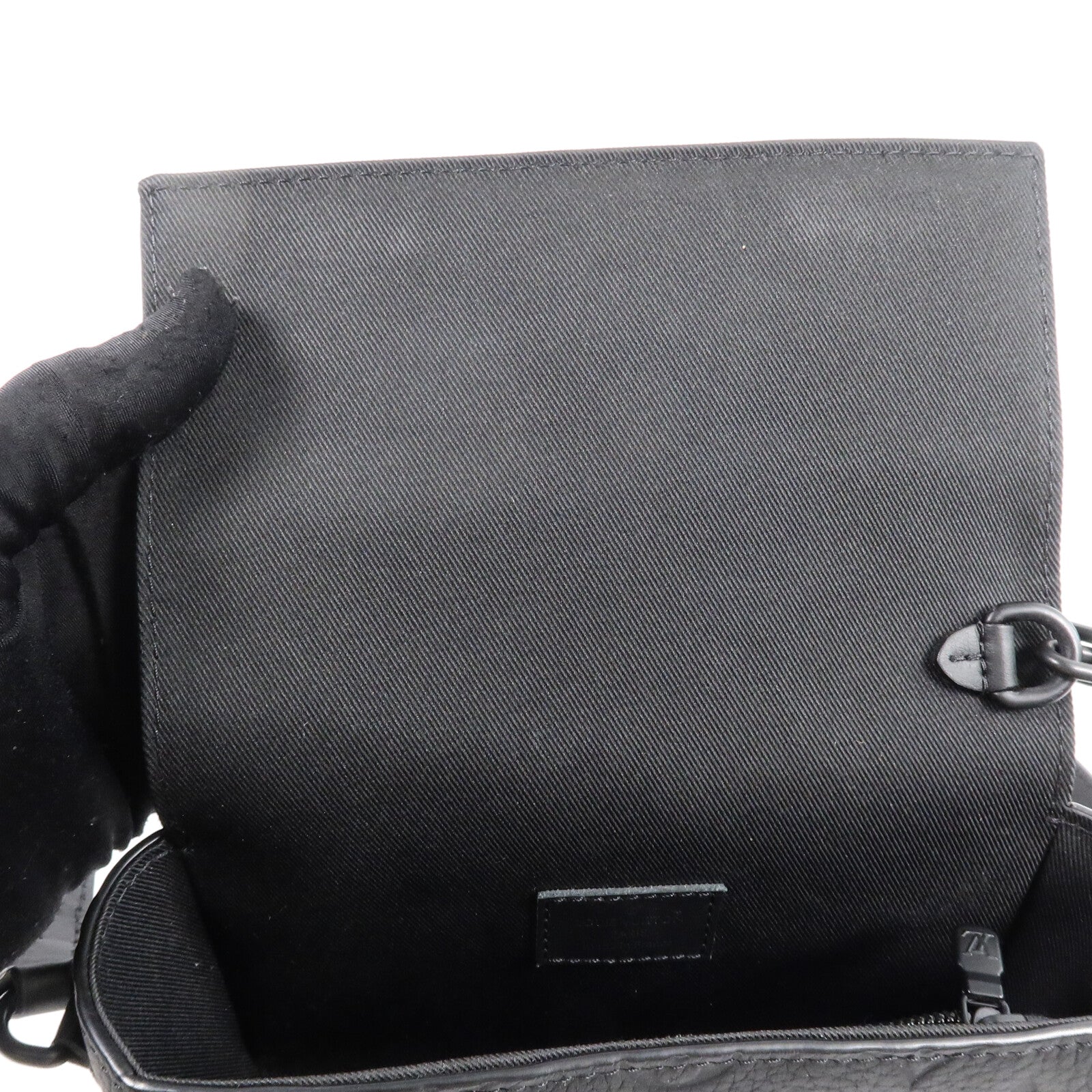 LOUIS VUITTON Monogram Taurillon Steamer Wearable Wallet扣肩背袋