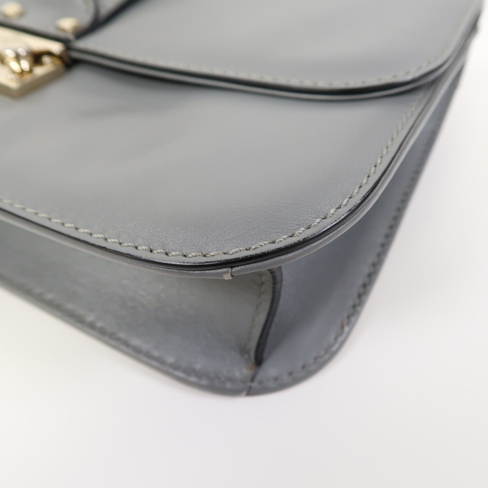 Valentino 牛皮皮革Shoulder Bag金扣鏈帶肩背袋灰色