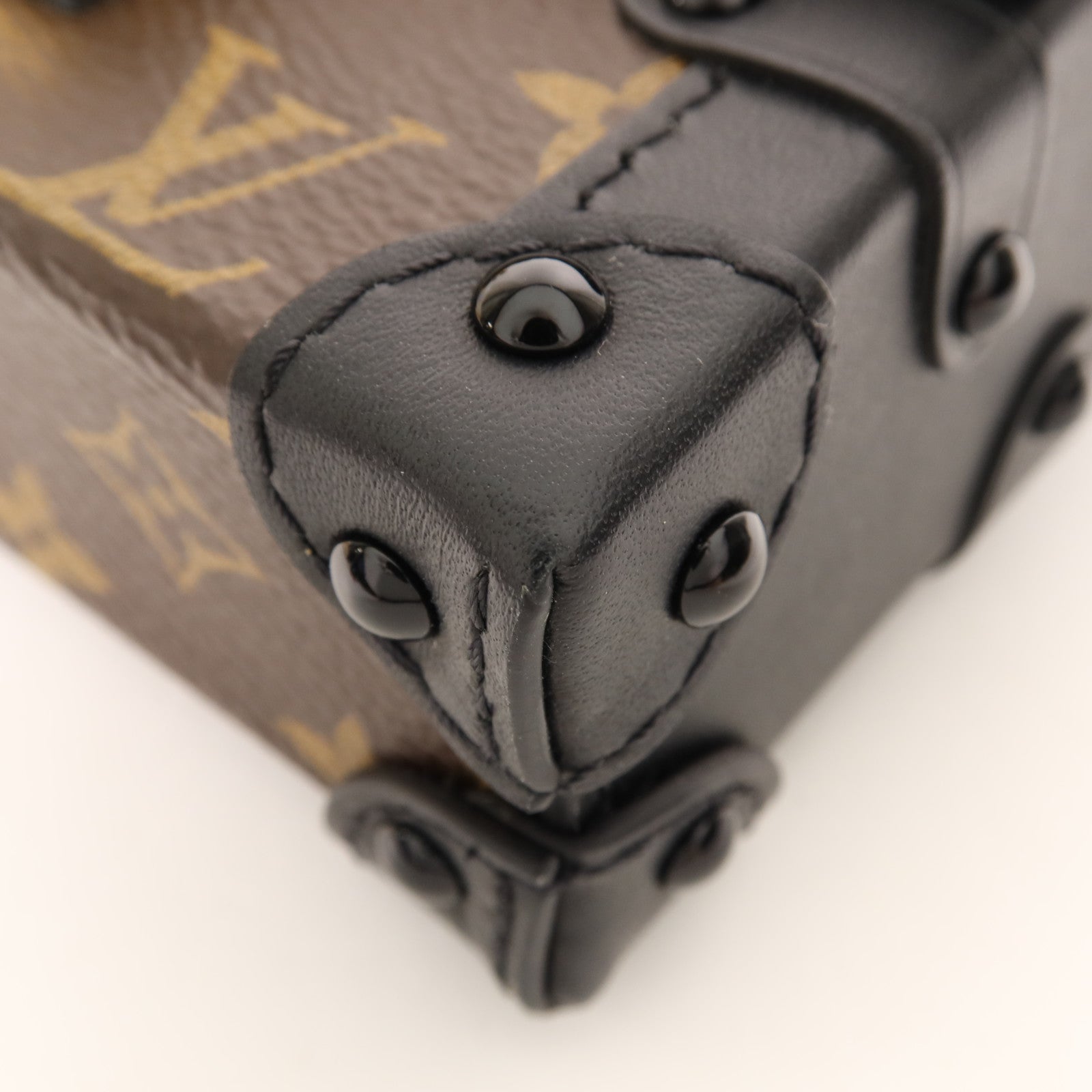 LOUIS VUITTON Monogram Mini Essential Trunk金扣鏈帶肩背袋