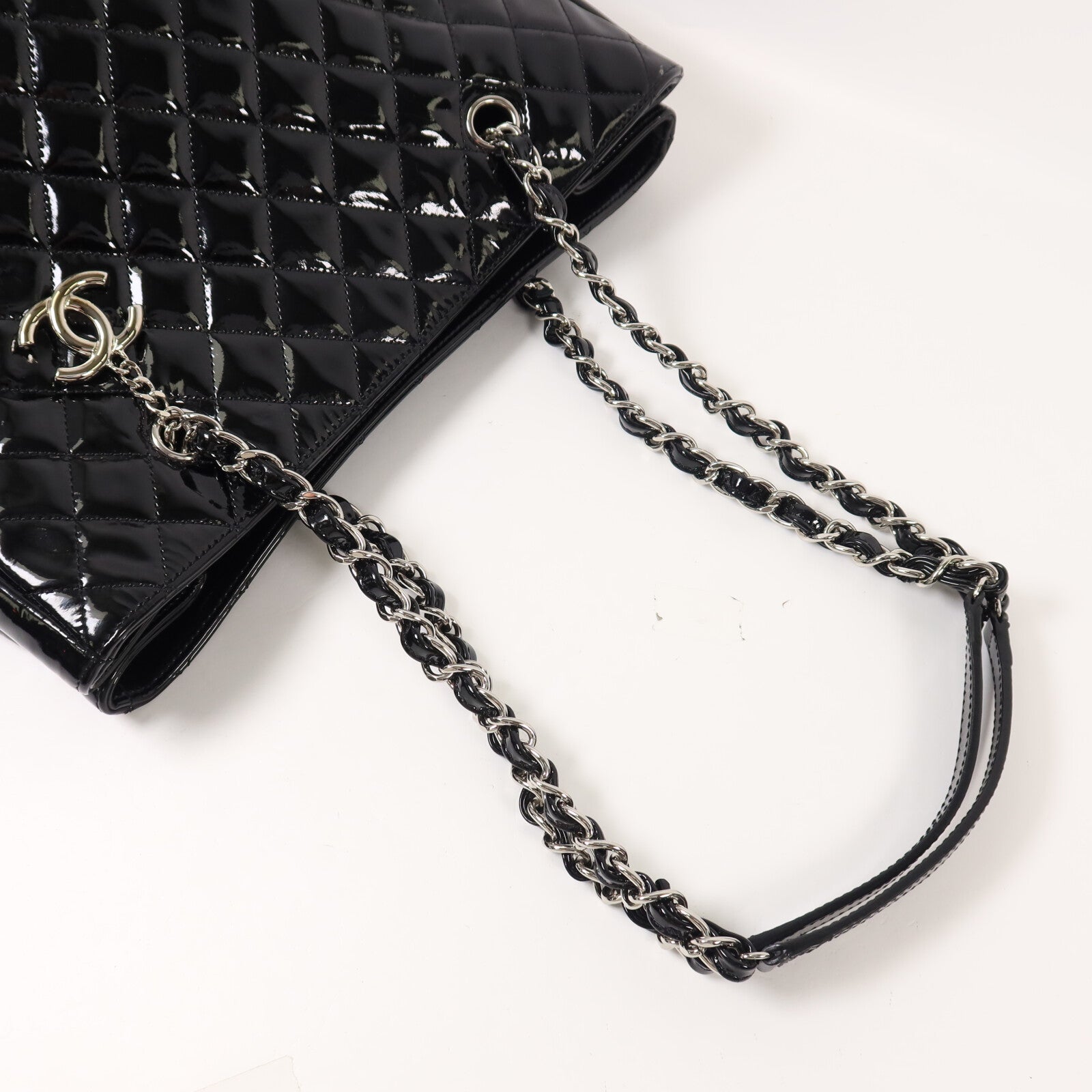 CHANEL 漆皮皮革Chain Shoulder鏈帶肩背袋