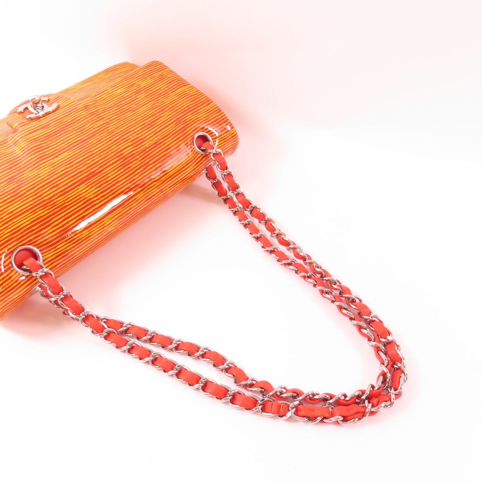 CHANEL 漆皮皮革Classic 25銀扣肩背袋