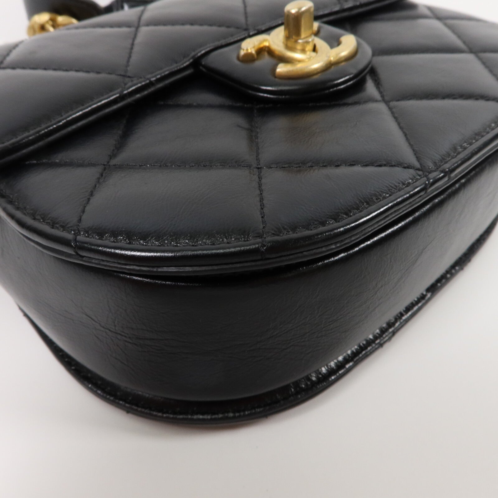 CHANEL 牛皮皮革CC Round Noon Messenger Bag鏈帶肩背袋