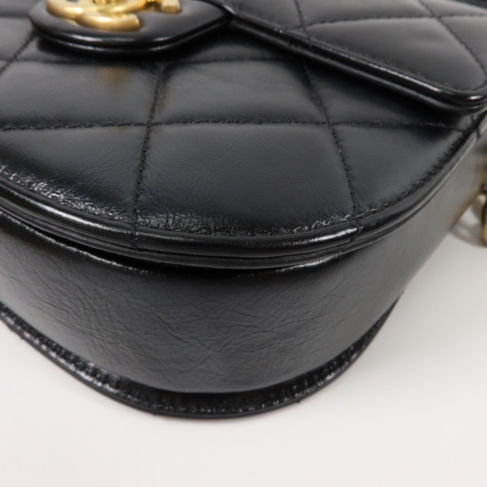 CHANEL 牛皮皮革CC Round Noon Messenger Bag鏈帶肩背袋