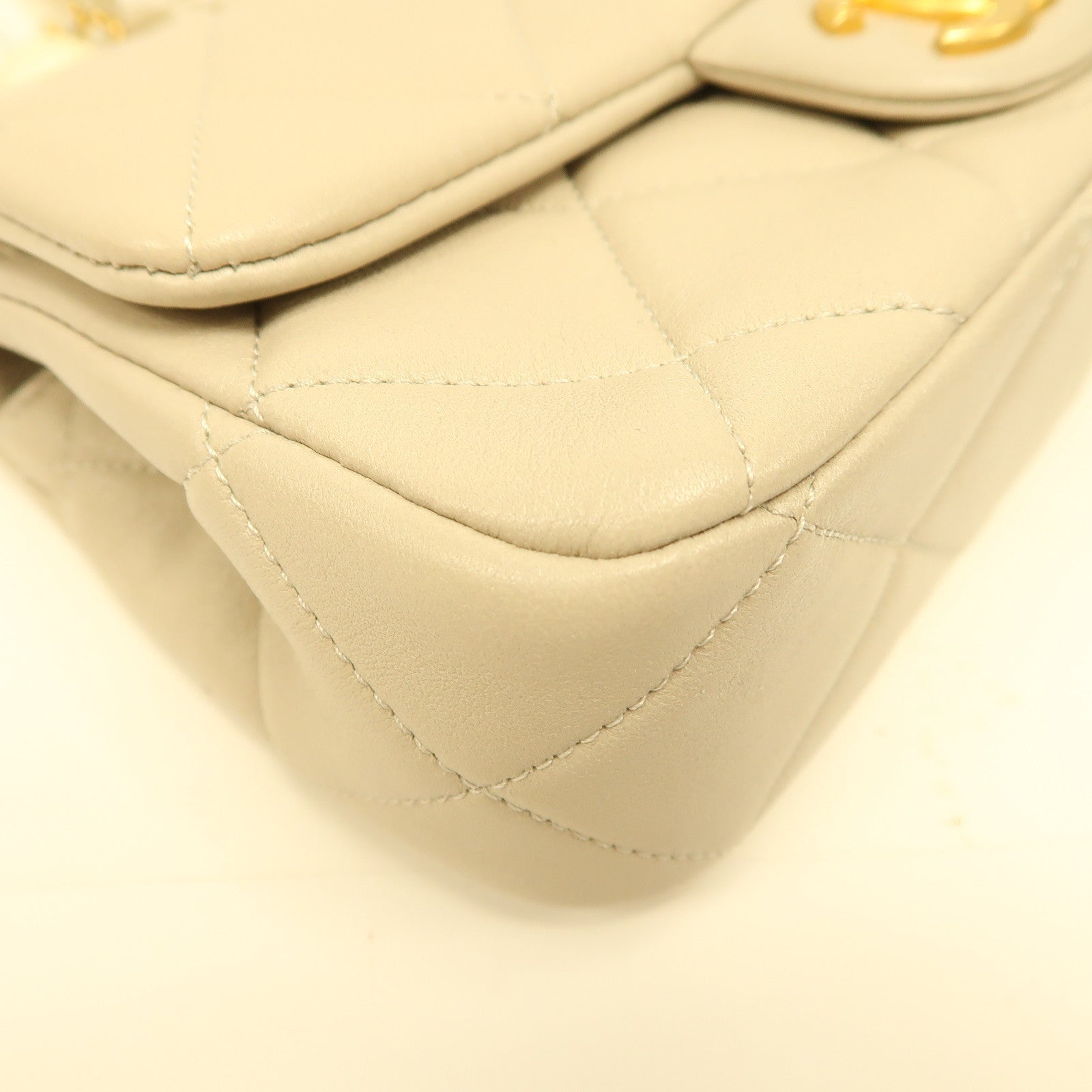 CHANEL 菱格羊皮皮革Chain Shoulder金扣鏈帶肩背袋灰色