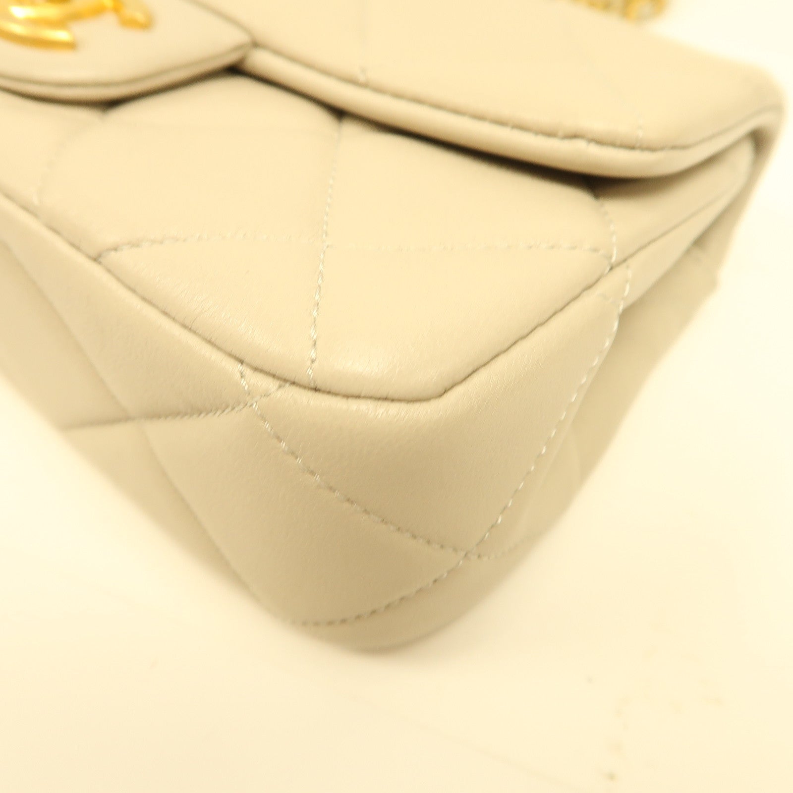 CHANEL 菱格羊皮皮革Chain Shoulder金扣鏈帶肩背袋灰色