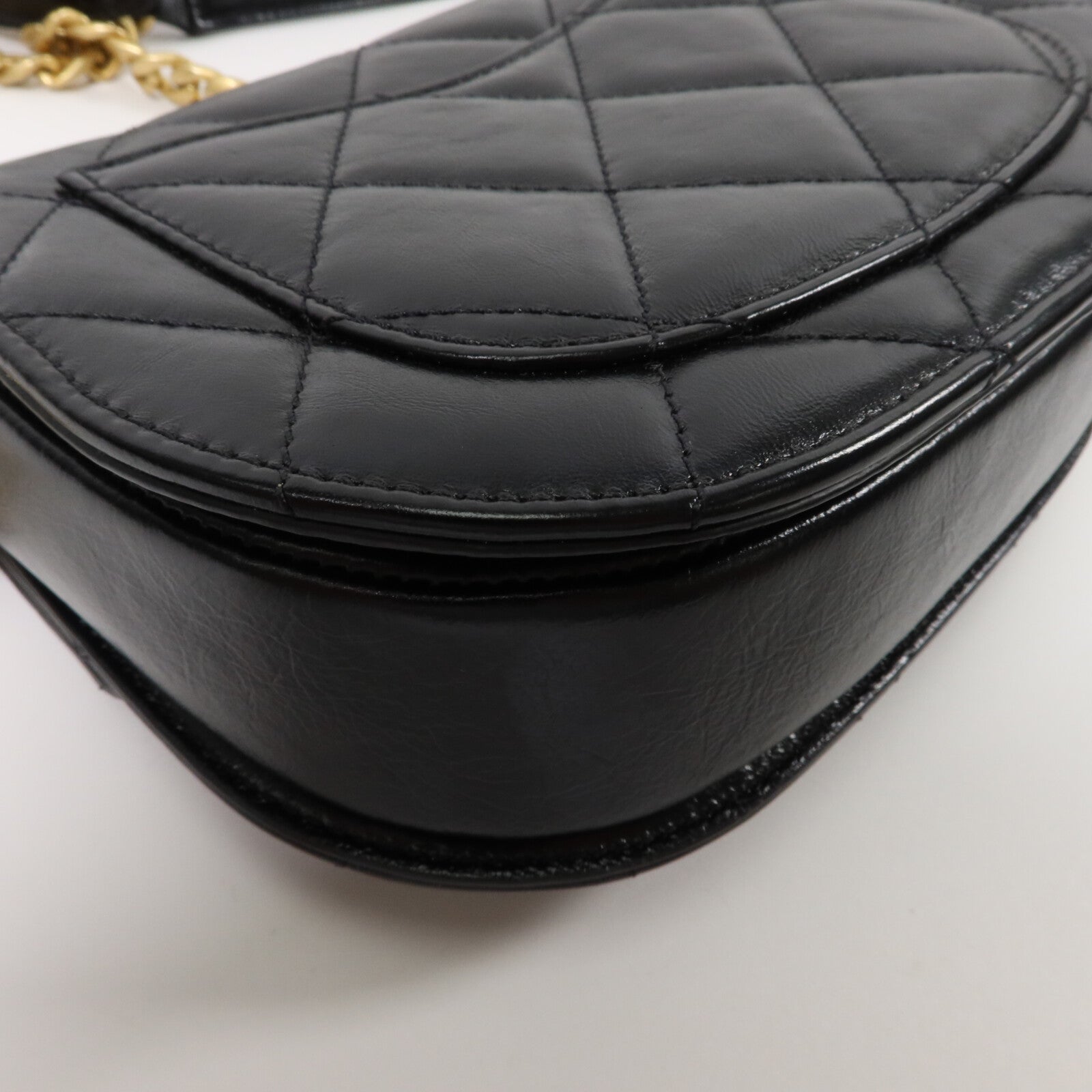 CHANEL 牛皮皮革CC Round Noon Messenger Bag鏈帶肩背袋