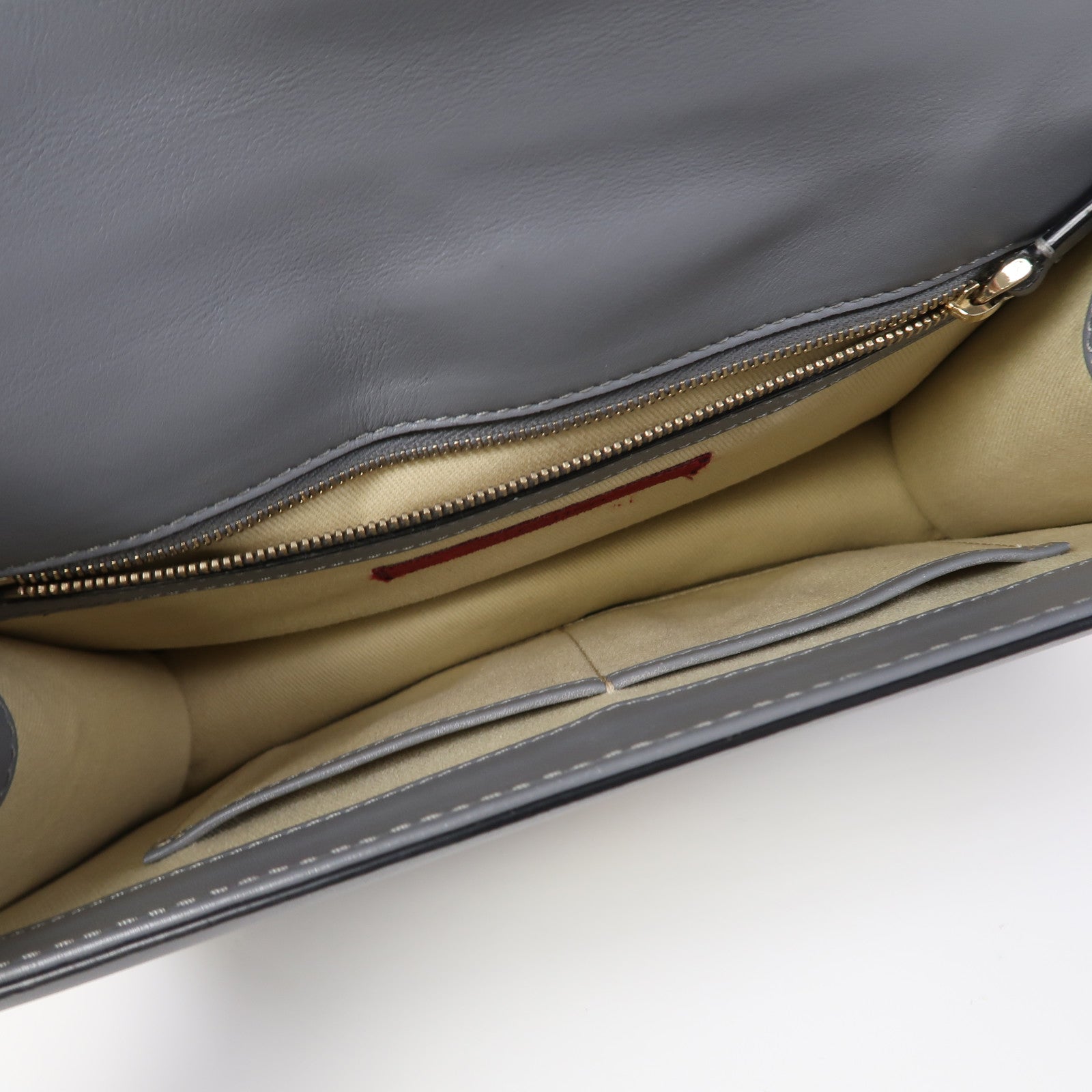 Valentino 牛皮皮革Shoulder Bag金扣鏈帶肩背袋灰色