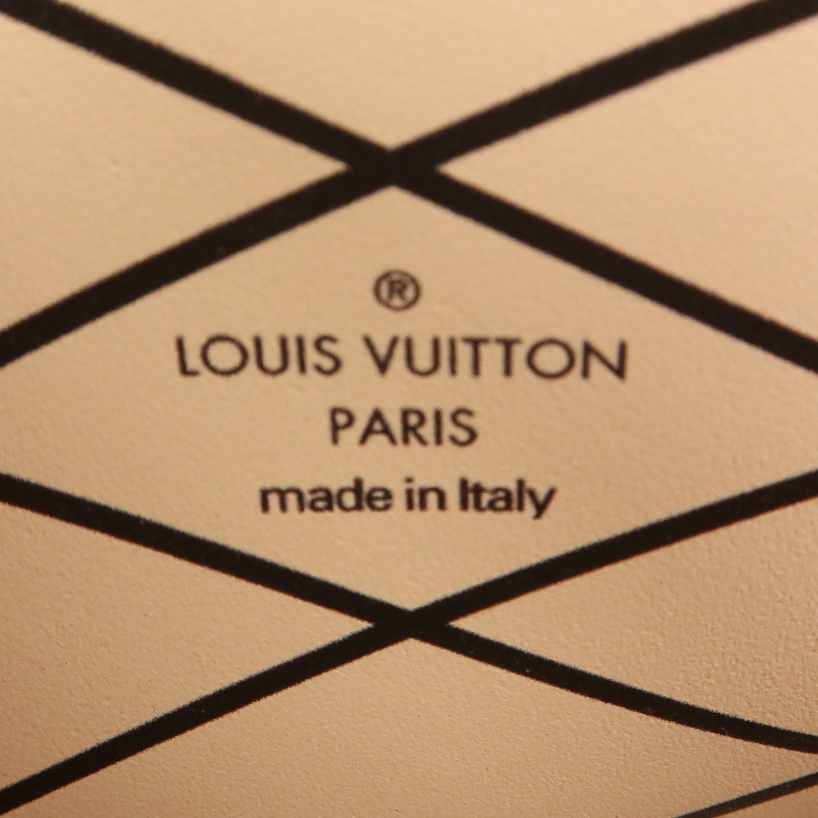 LOUIS VUITTON Monogram Mini Essential Trunk金扣鏈帶肩背袋