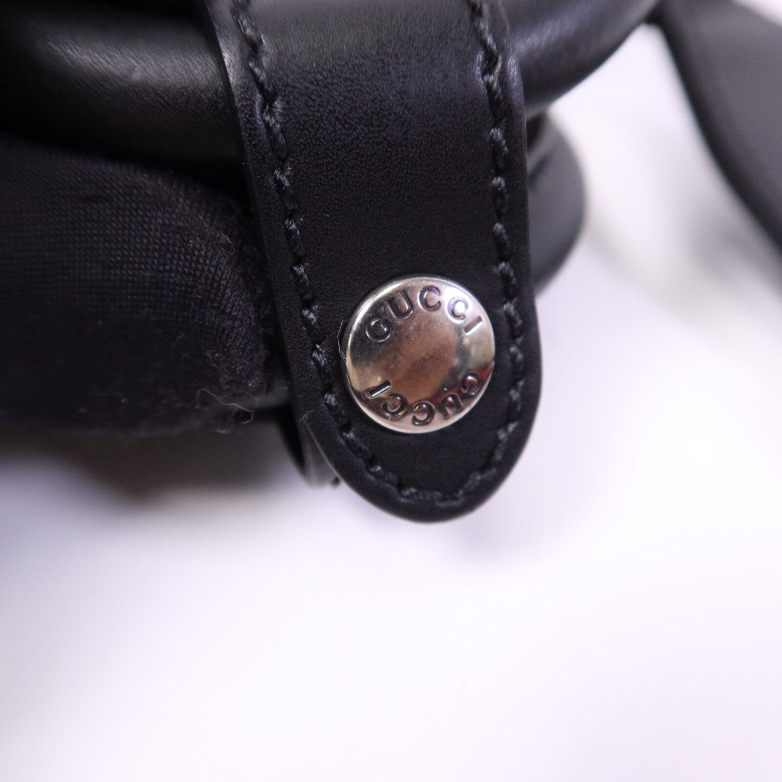 GUCCI 塗層帆布GG Supreme Mini銀扣手挽肩背兩用袋
