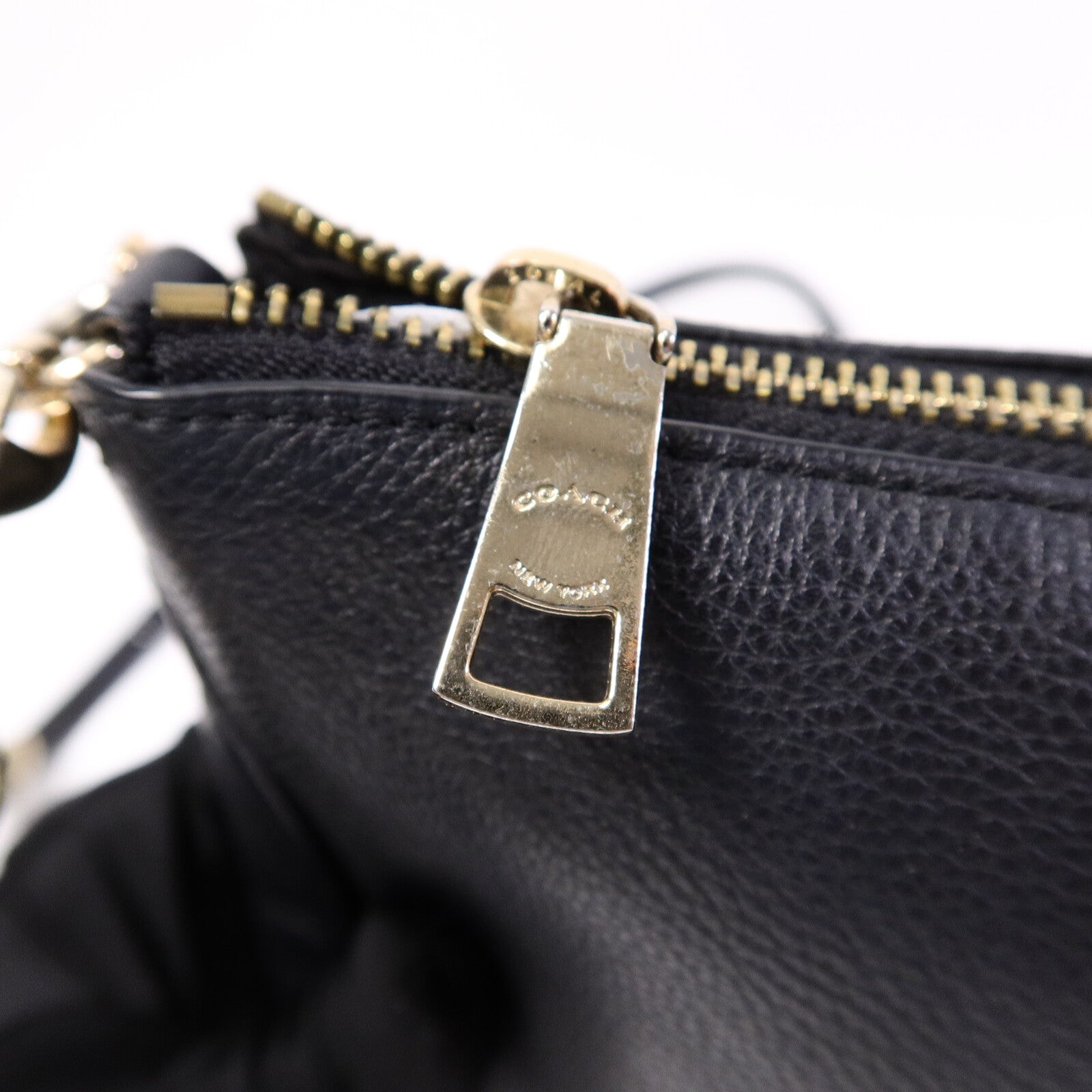 COACH 牛皮皮革Shoulder Bag肩背袋