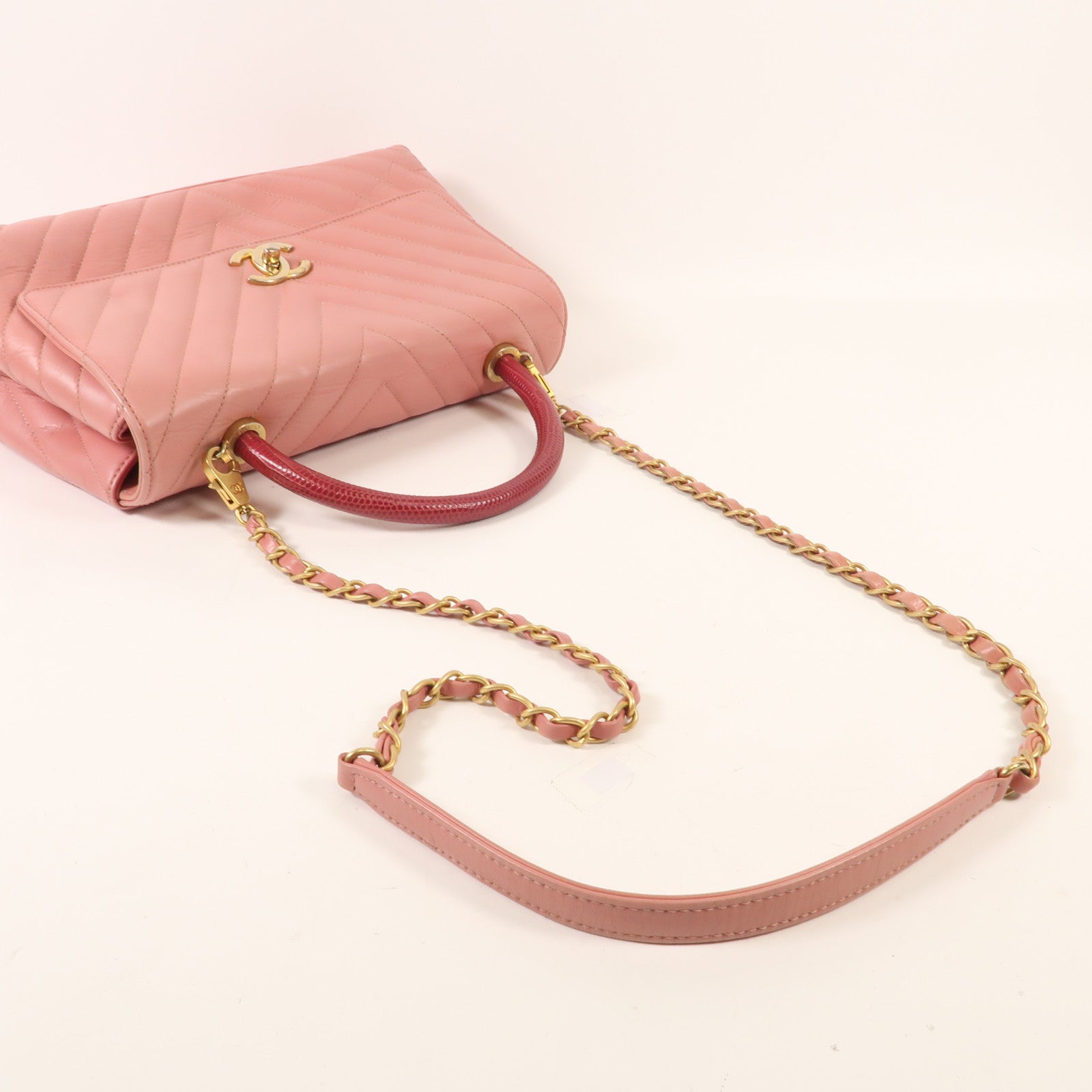 CHANEL 牛皮/蜥蝪皮革Coco Handle Medium金扣鏈帶手挽肩背兩用袋