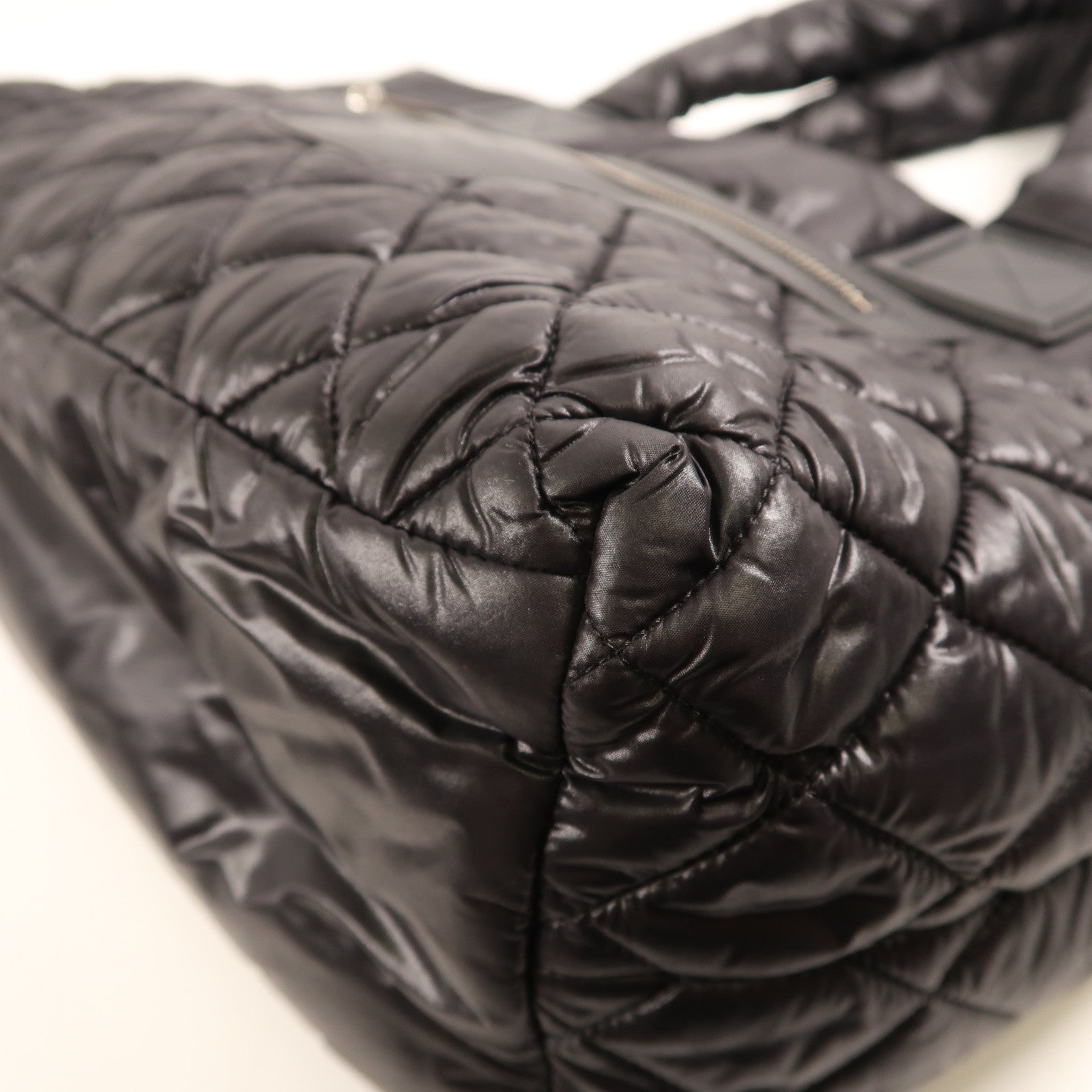 CHANEL 尼龍Coco Cocoon銀扣手挽袋