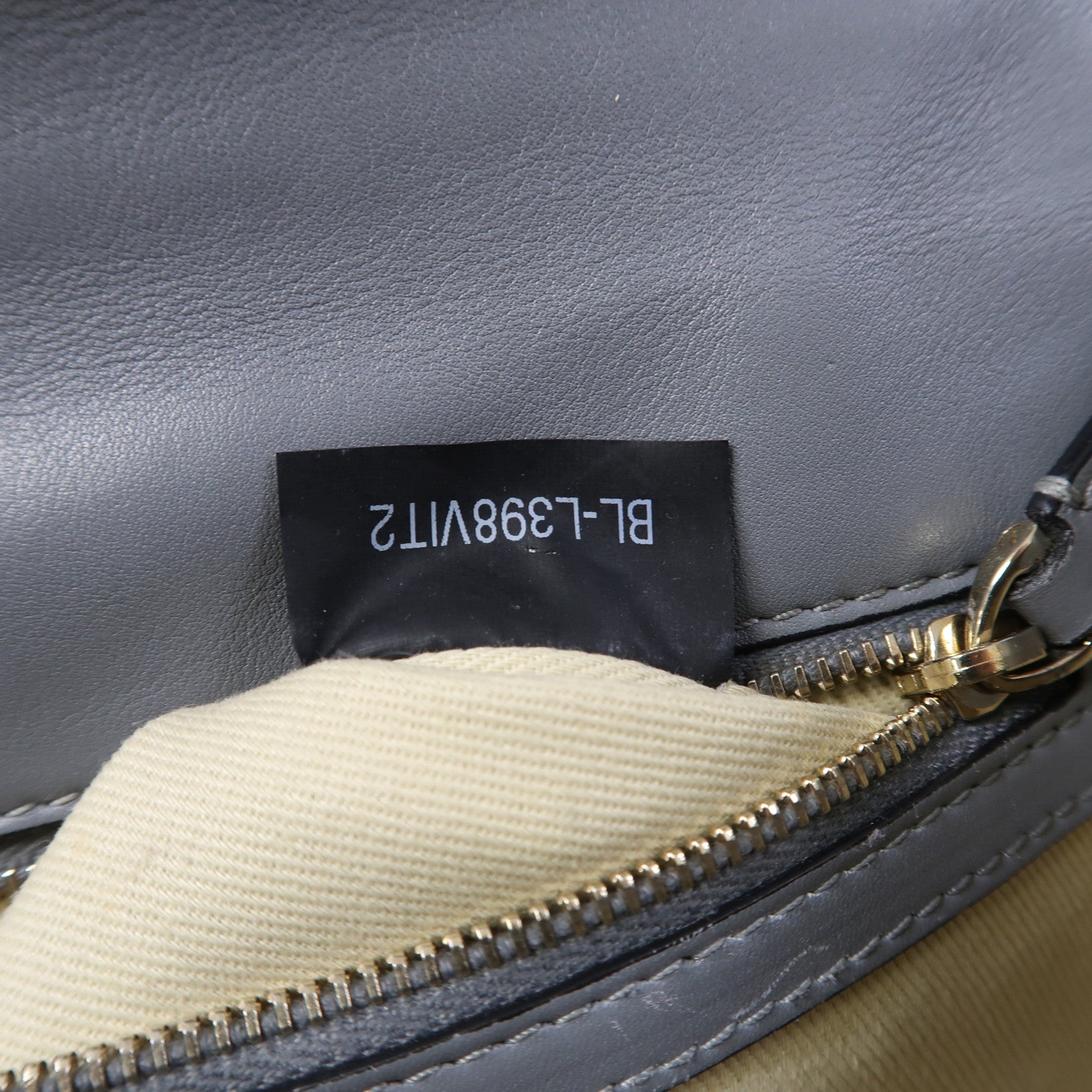Valentino 牛皮皮革Shoulder Bag金扣鏈帶肩背袋灰色