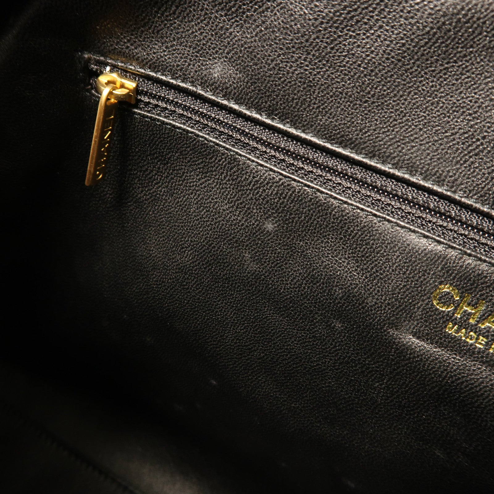 CHANEL 漆皮皮革Bowling Bag金扣肩背袋