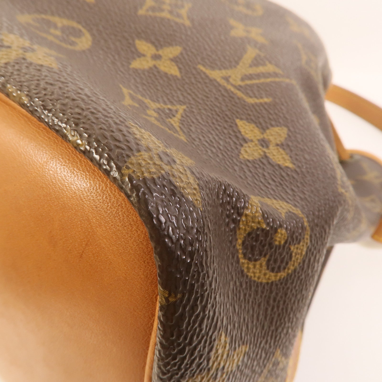 LOUIS VUITTON Monogram Petit Noe金扣肩背袋棕色