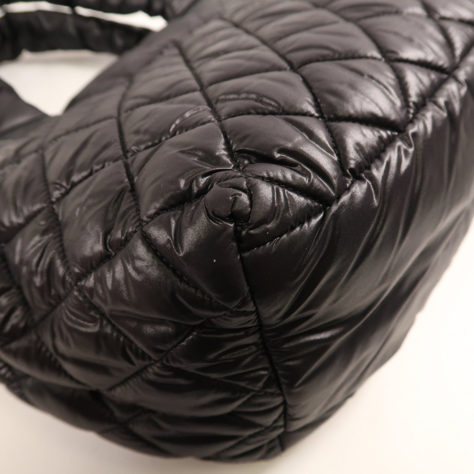 CHANEL 尼龍Coco Cocoon銀扣手挽袋