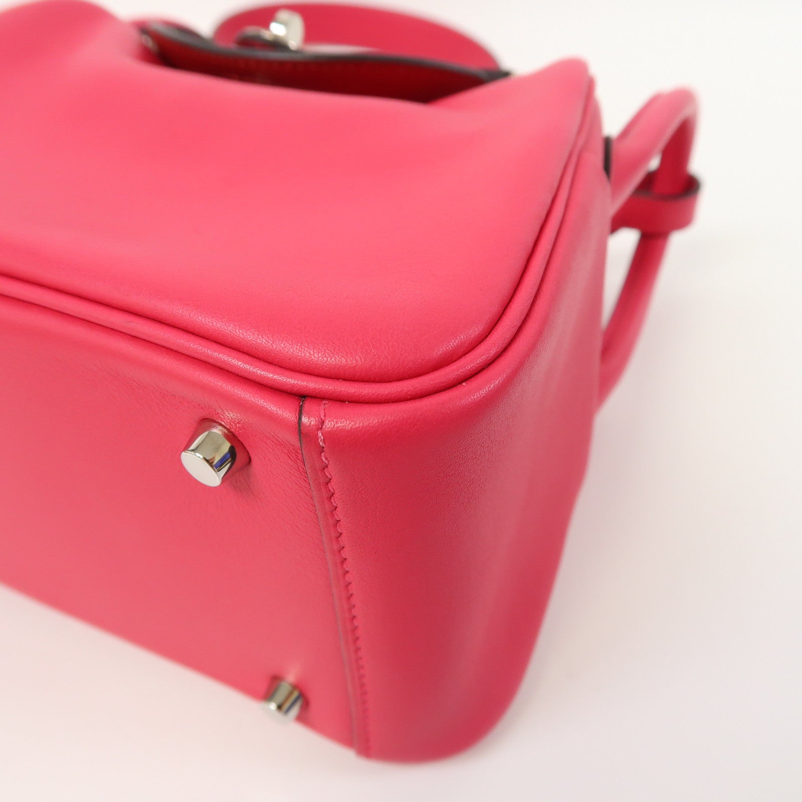 HERMES Swift皮革Mini Lindy銀扣肩背袋粉紅色