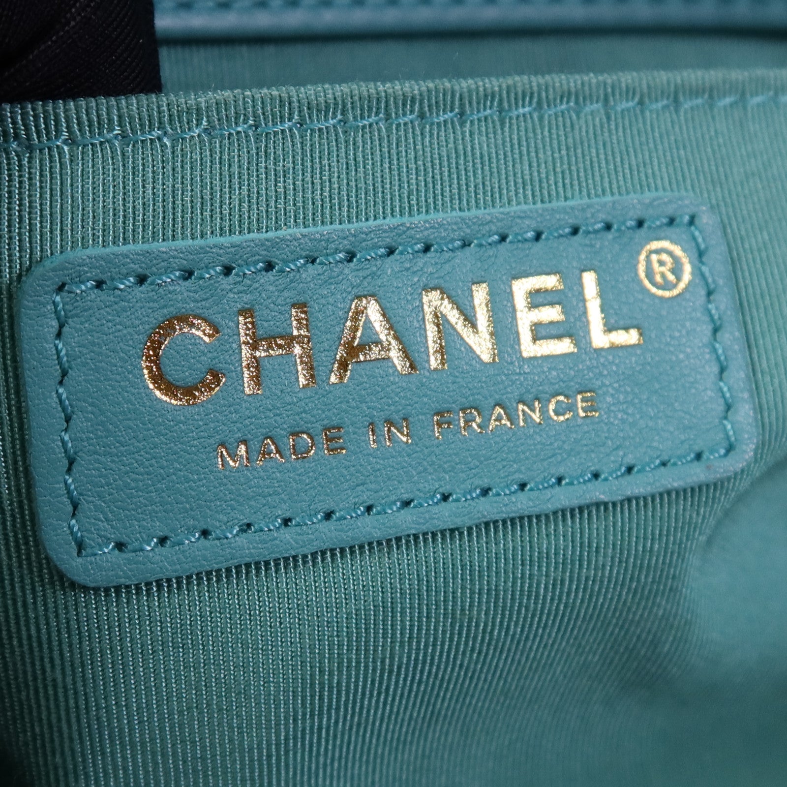 CHANEL 羊皮皮革Boy 25金扣鏈帶肩背袋