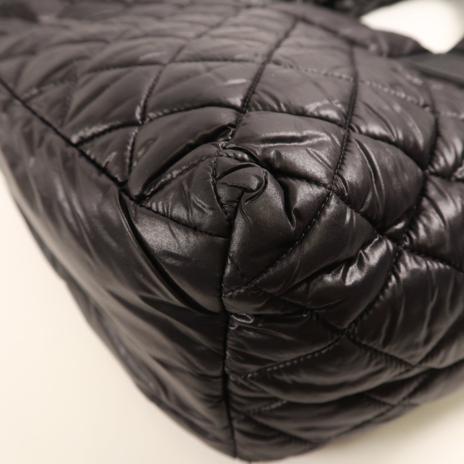 CHANEL 尼龍Coco Cocoon銀扣手挽袋