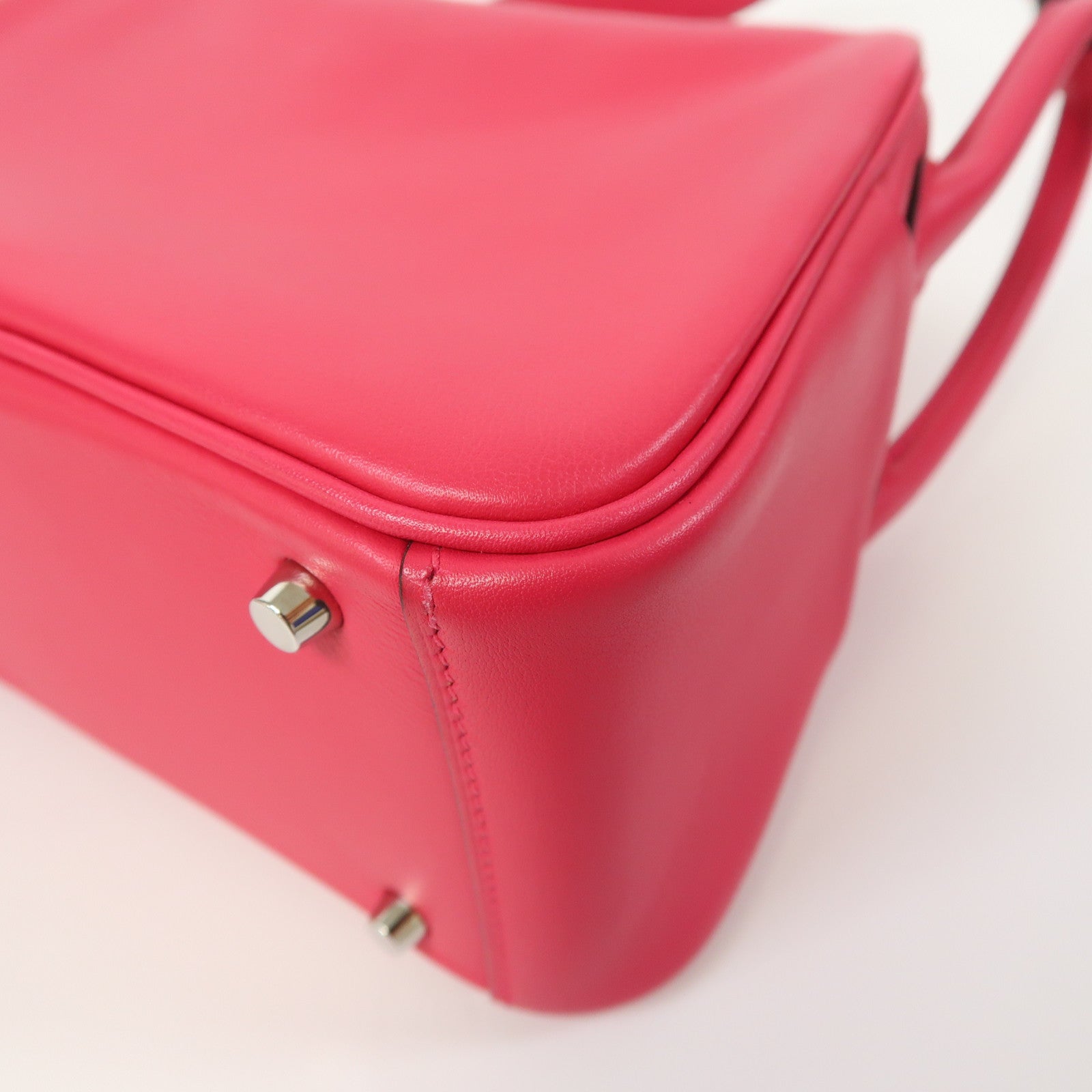 HERMES Swift皮革Mini Lindy銀扣肩背袋粉紅色