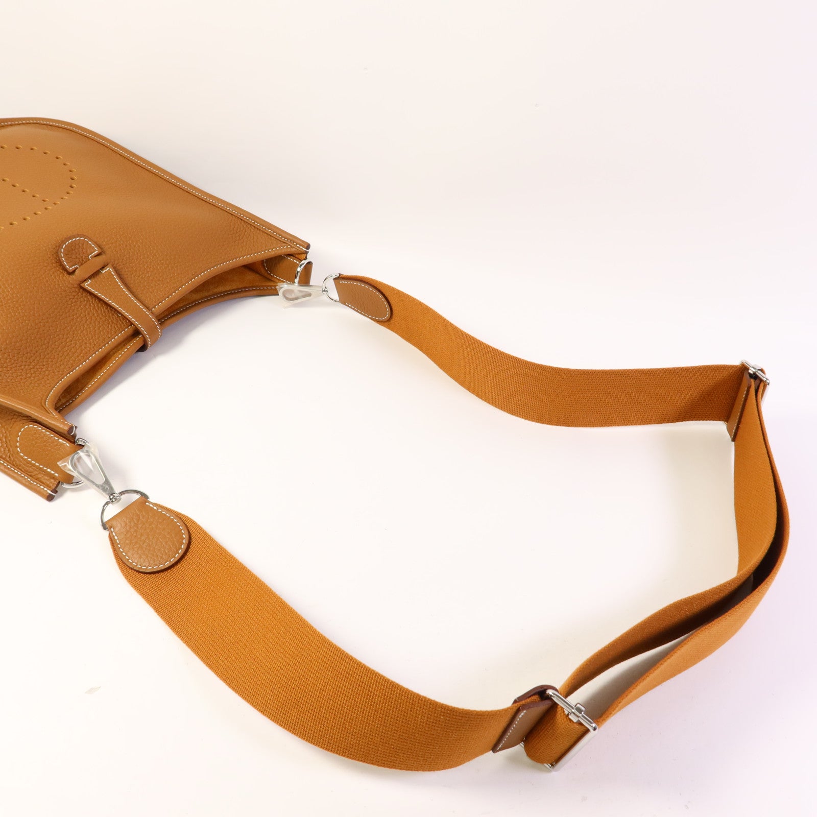 HERMES Clemence皮革Evelyne PM銀扣肩背袋Gold