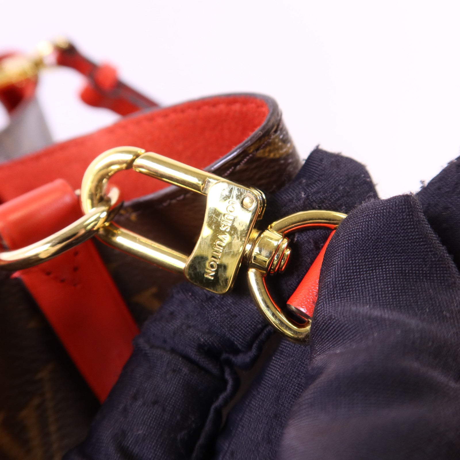 LOUIS VUITTON Monogram Neo Noe Bucket Bag金扣肩背袋Coquelicot