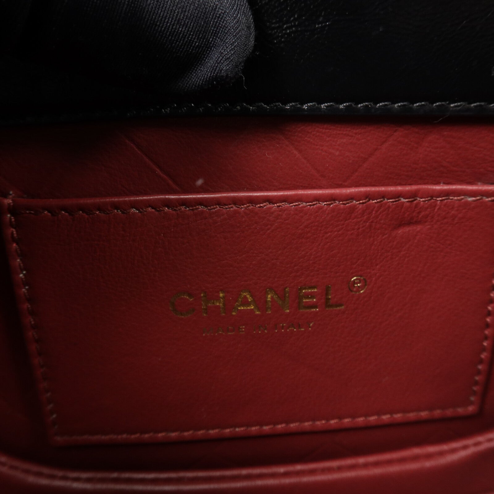 CHANEL 牛皮皮革CC Round Noon Messenger Bag鏈帶肩背袋
