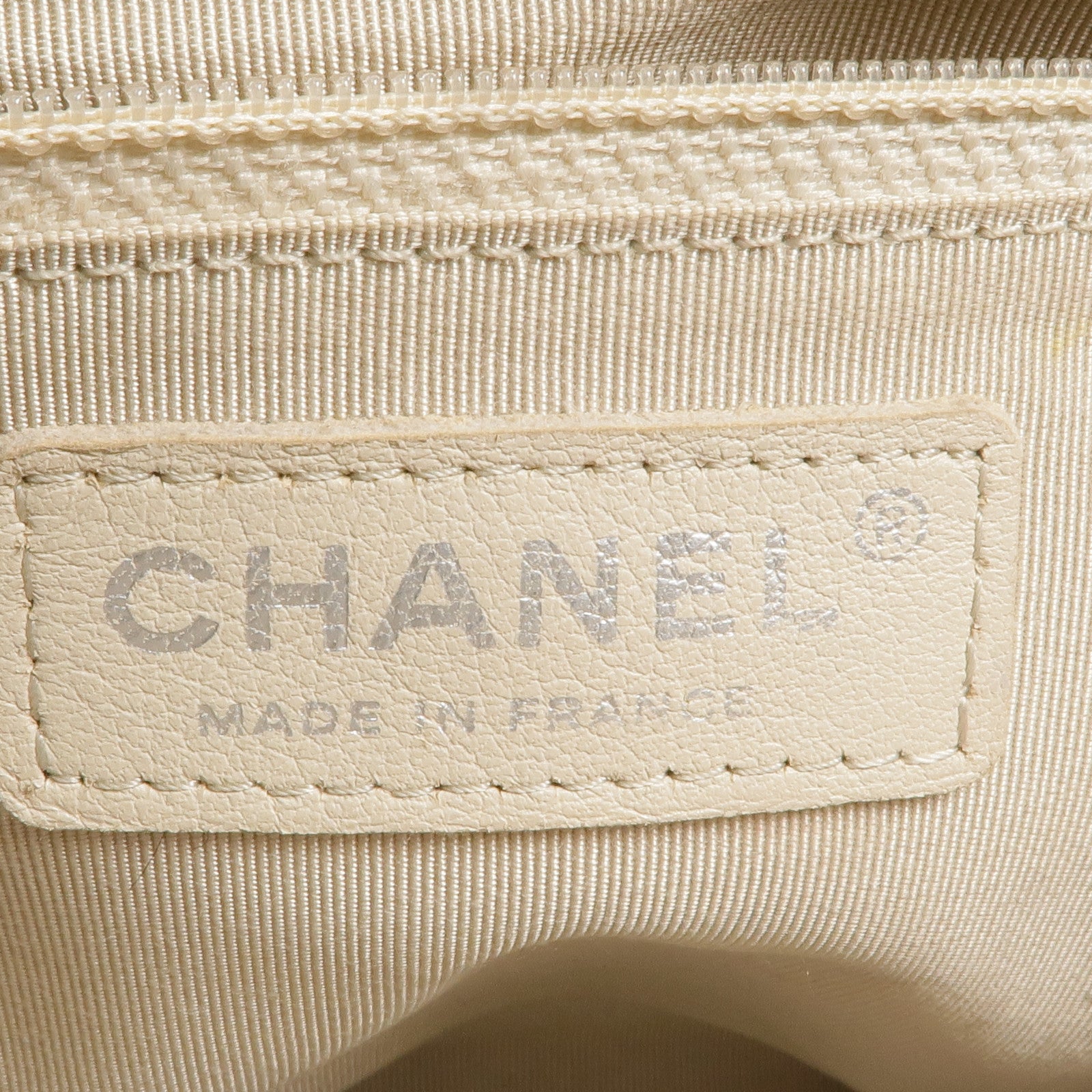 CHANEL 羊皮皮革Boy 28銀扣鏈帶肩背袋